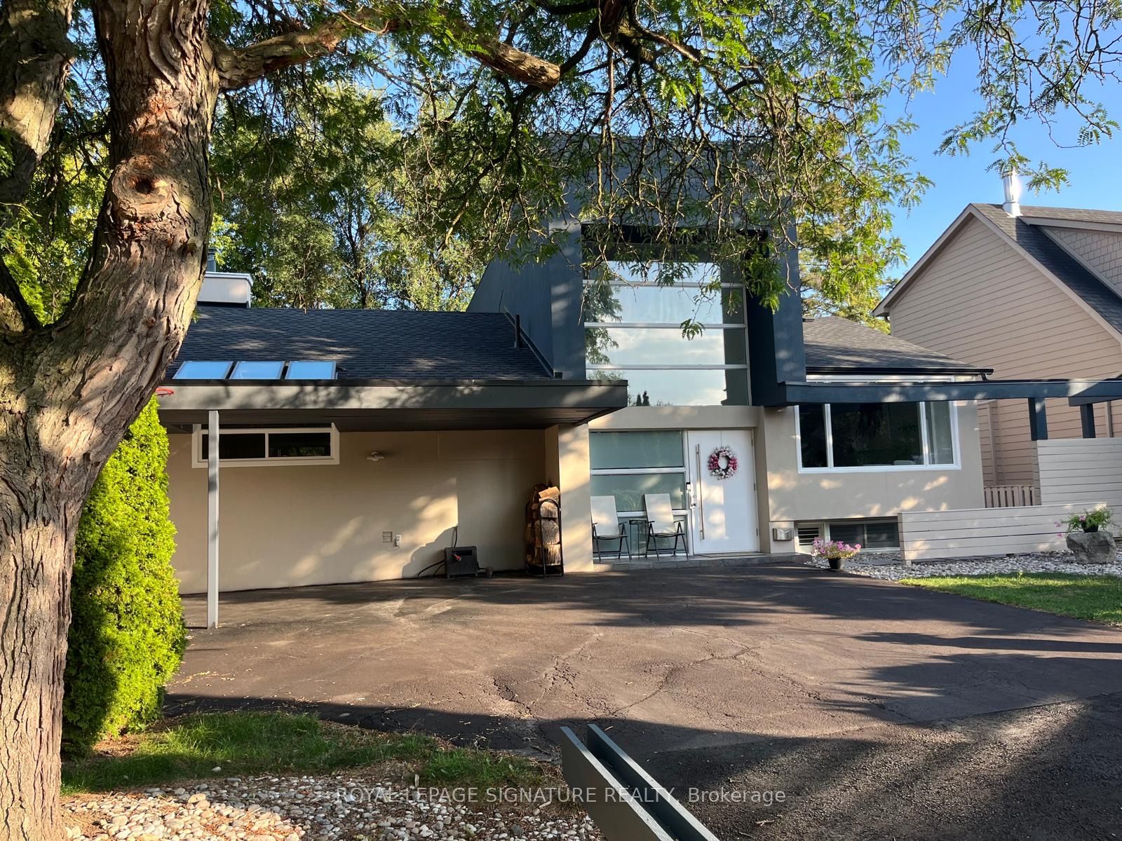 90 Berkinshaw Crescent, Toronto, ON M3B 2T2 photo 3
