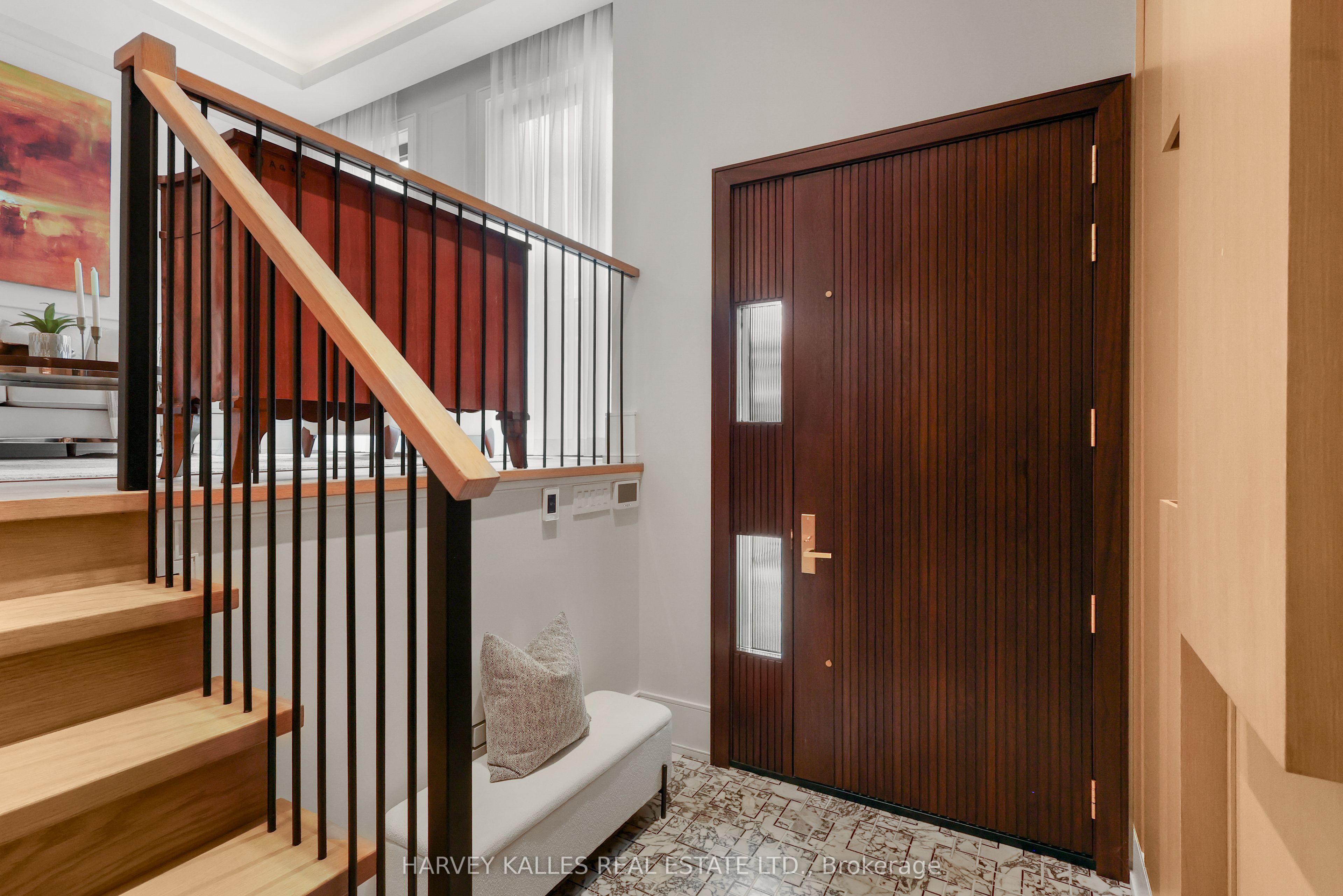 90 Roe Avenue, Toronto, ON M5M 2H7 photo 4