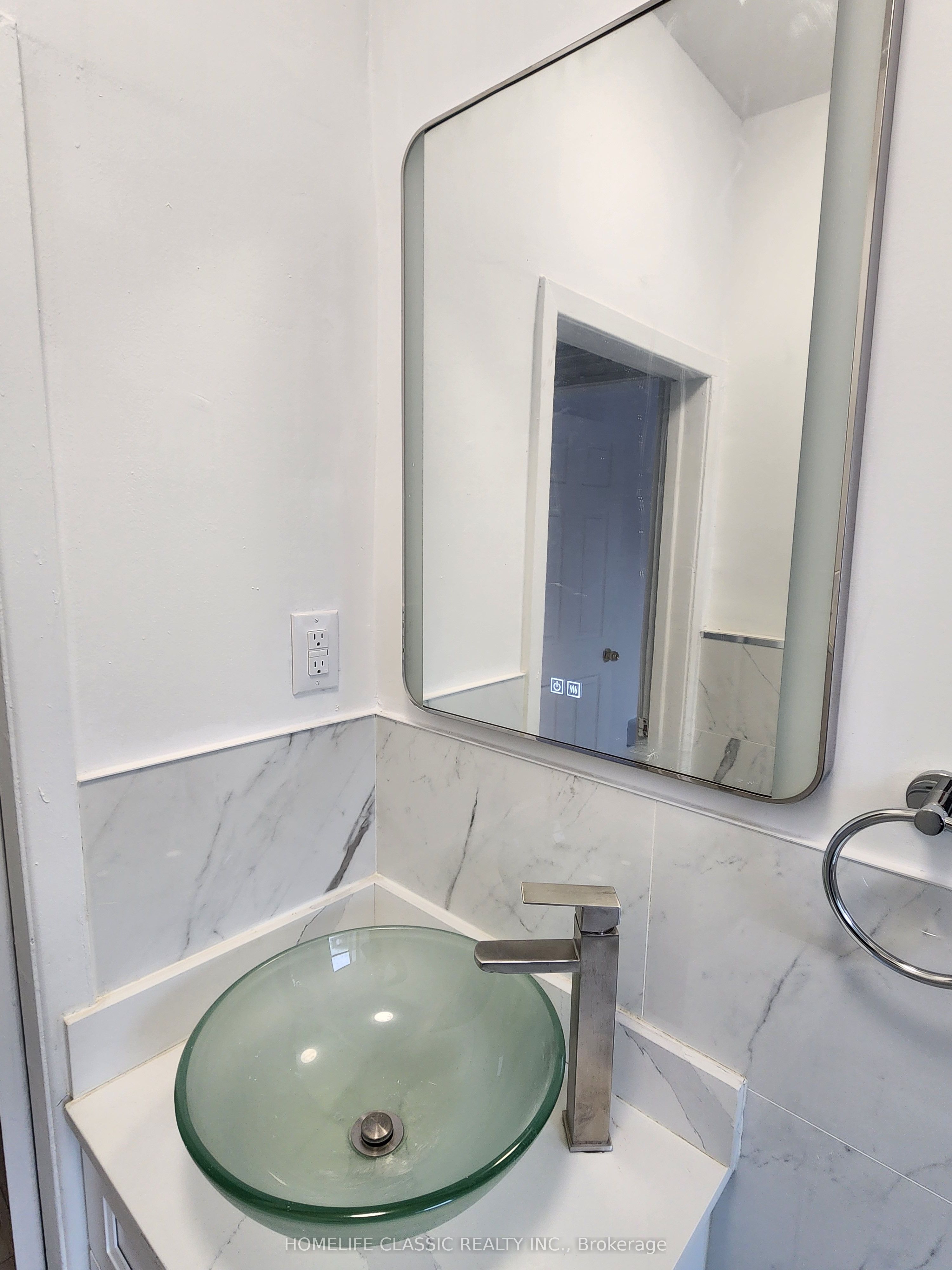 498 King Street E 2, Toronto, ON M5A 1M1 photo 5
