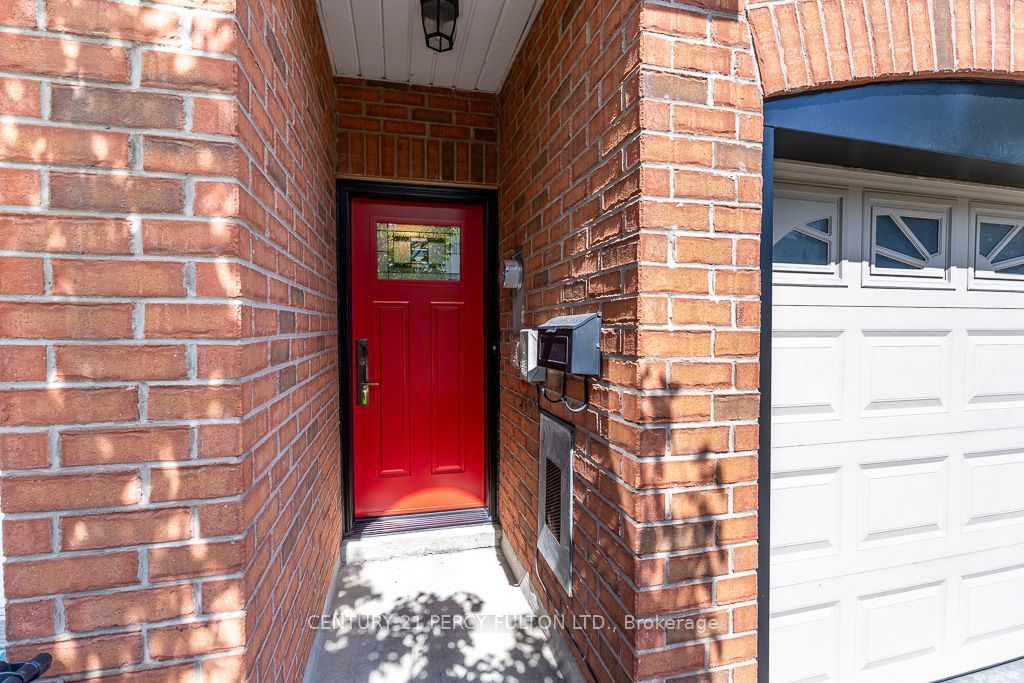 28 Rumi Crescent, Toronto, ON M4A 2X6 photo 4
