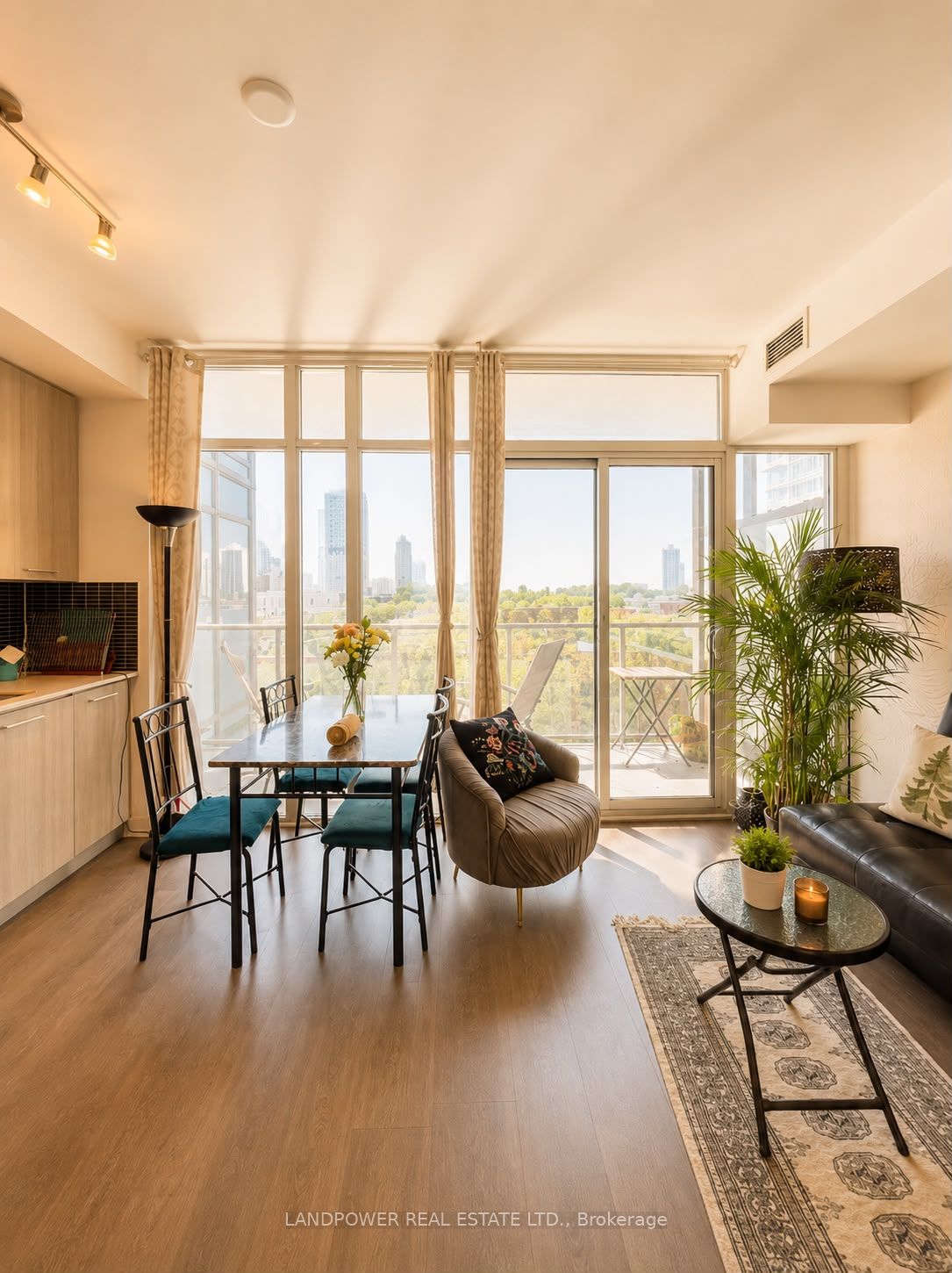105 George Street 514, Toronto, ON M5A 0L4 photo 3