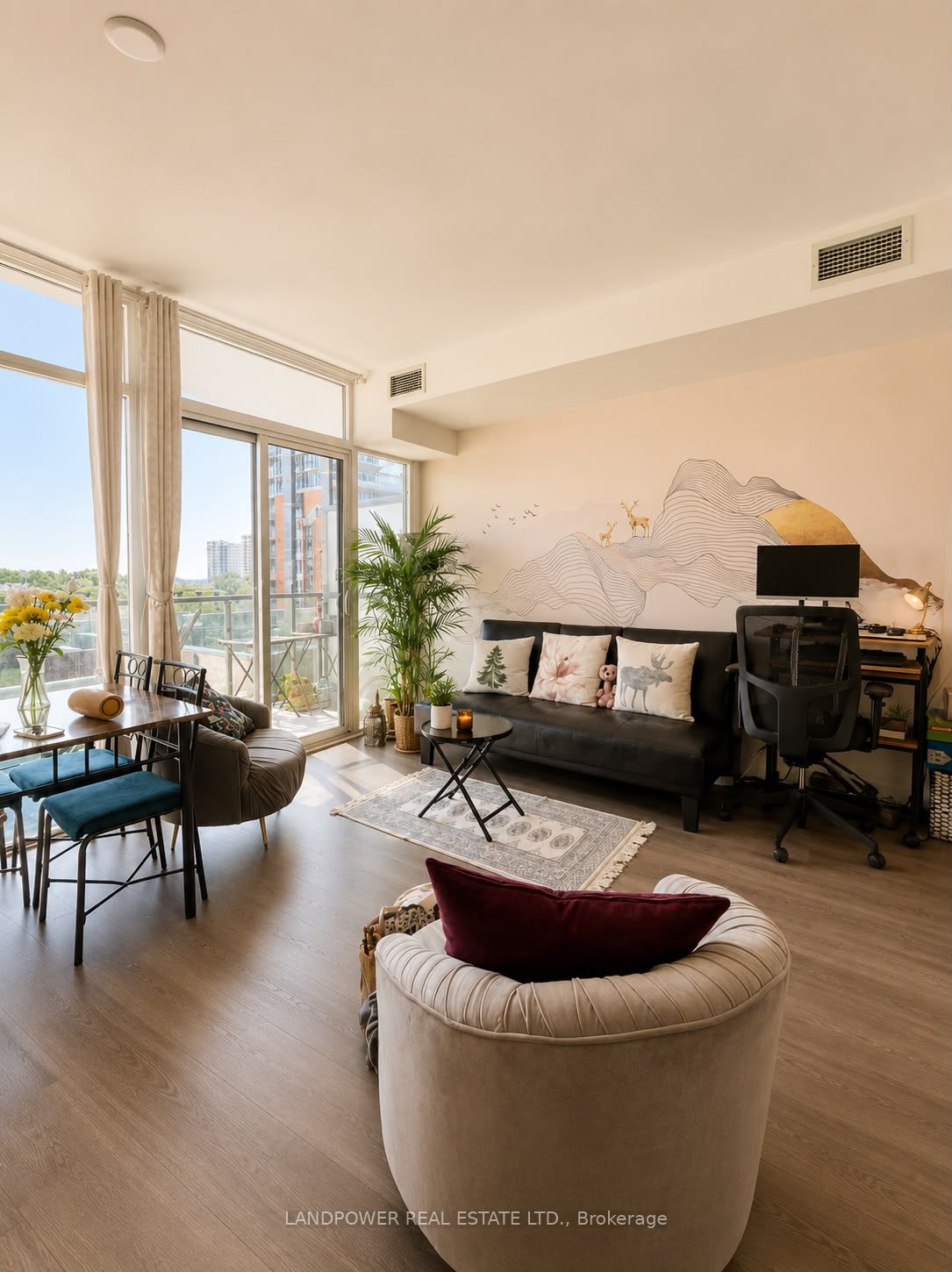 105 George Street 514, Toronto, ON M5A 0L4
