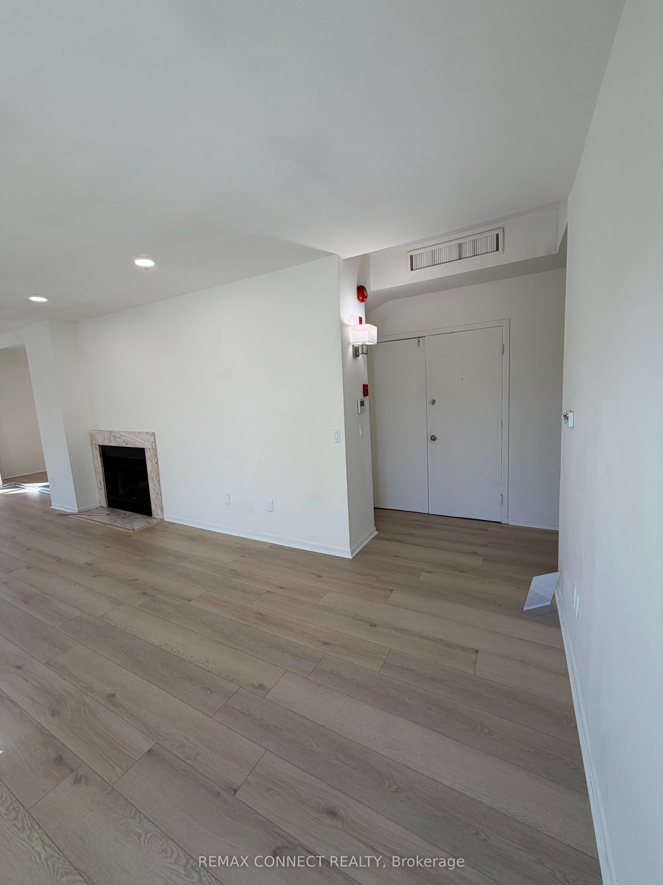 94 Sackville Street A, Toronto, ON M5A 3E7 photo 4