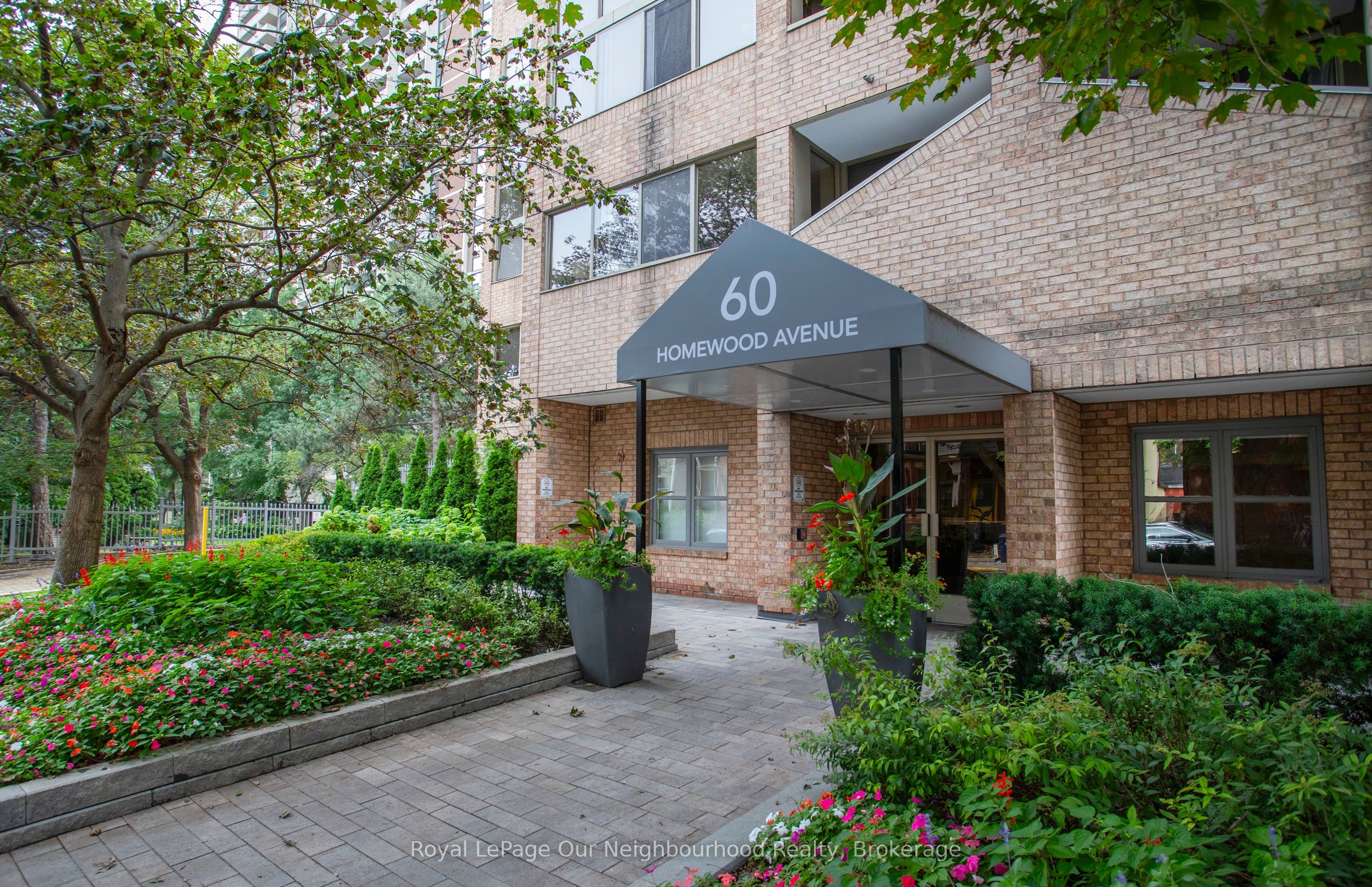 60 Homewood Avenue 325, Toronto, ON M4Y 2X4 photo 2