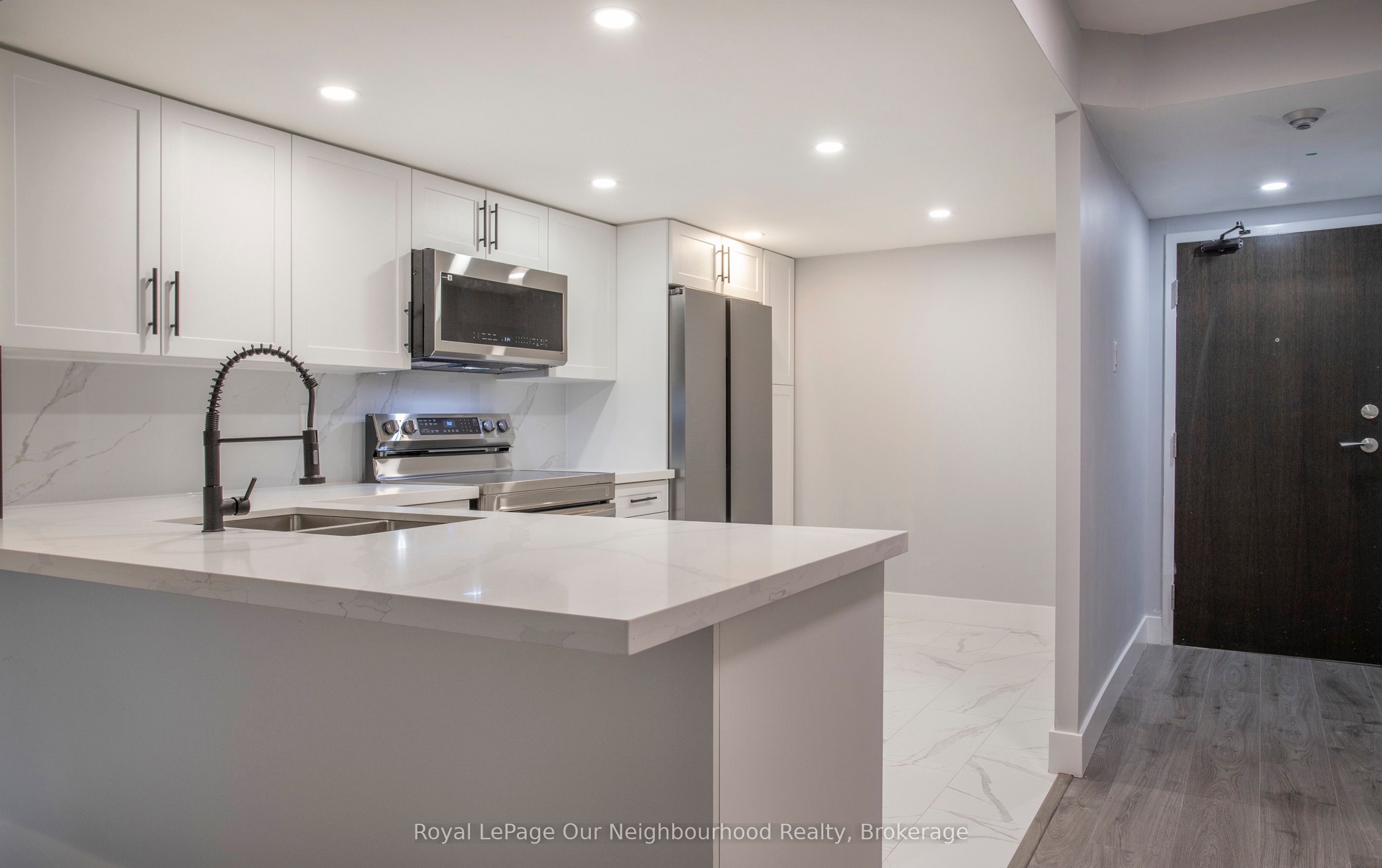 60 Homewood Avenue 325, Toronto, ON M4Y 2X4 photo 5