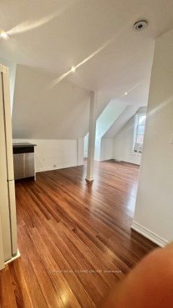 660 Crawford Street 3rd Floor, Toronto, ON M6G 3K2 photo 3
