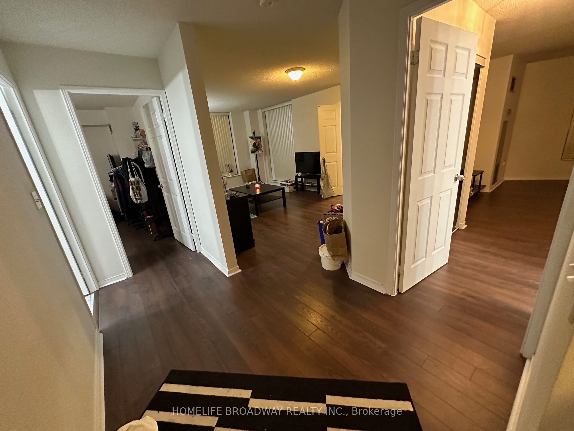8 Pemberton Avenue 307, Toronto, ON M2M 4K8 photo 3