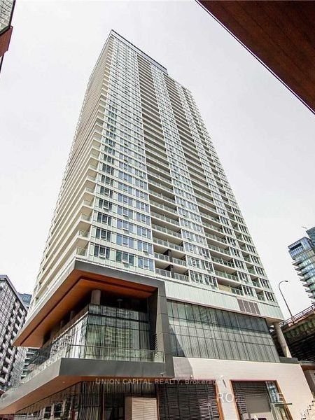 19 Bathurst Street 1908, Toronto, ON M5V 2P1