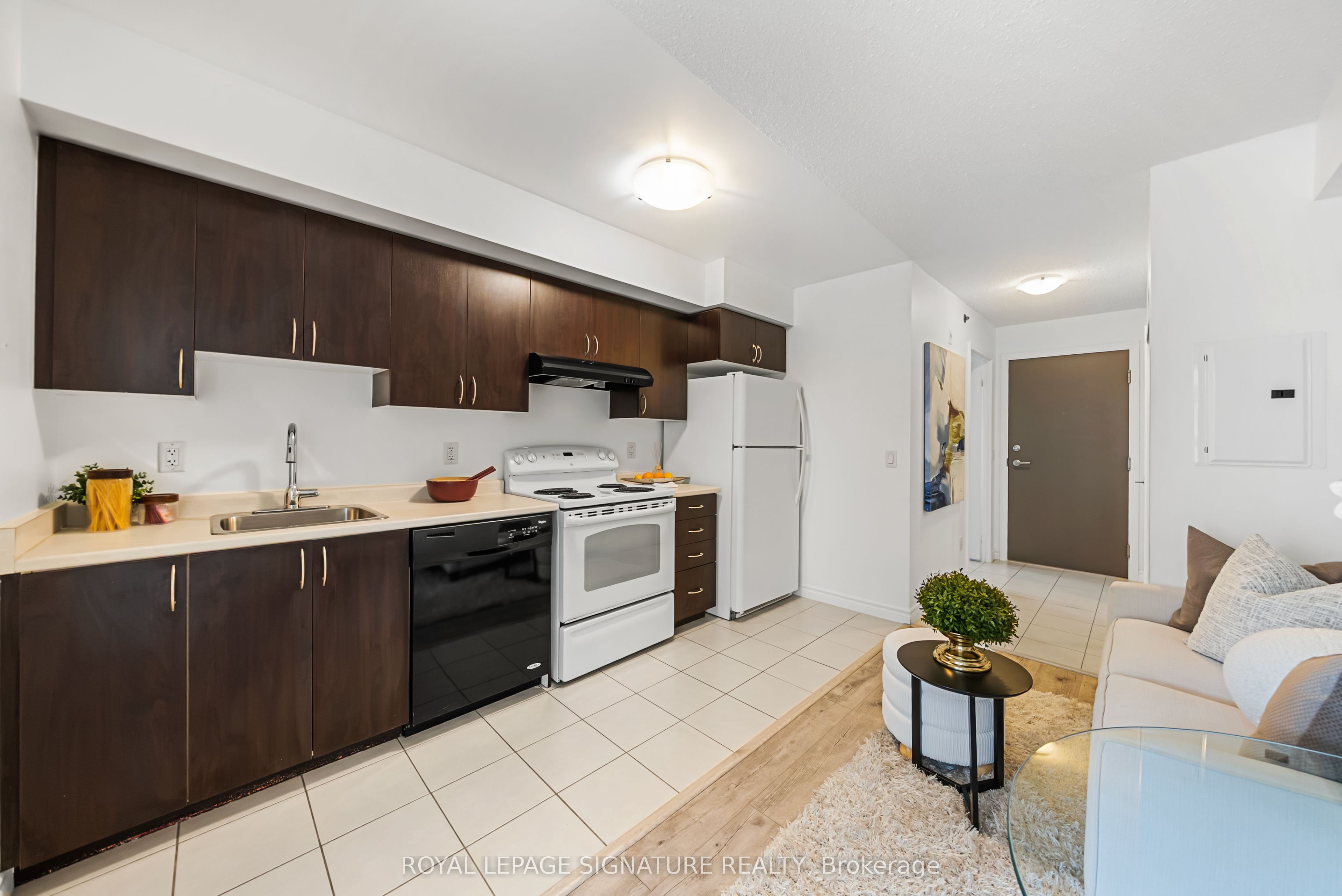 35 Saranac Boulevard 721, Toronto, ON M6A 2G4 photo 4