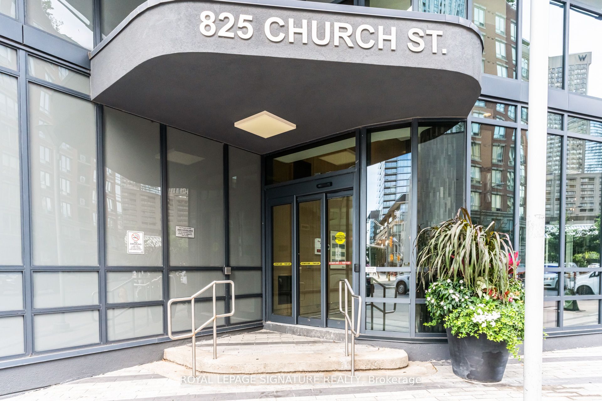 825 Church Street 1009, Toronto, ON M4W 3Z4 photo 2