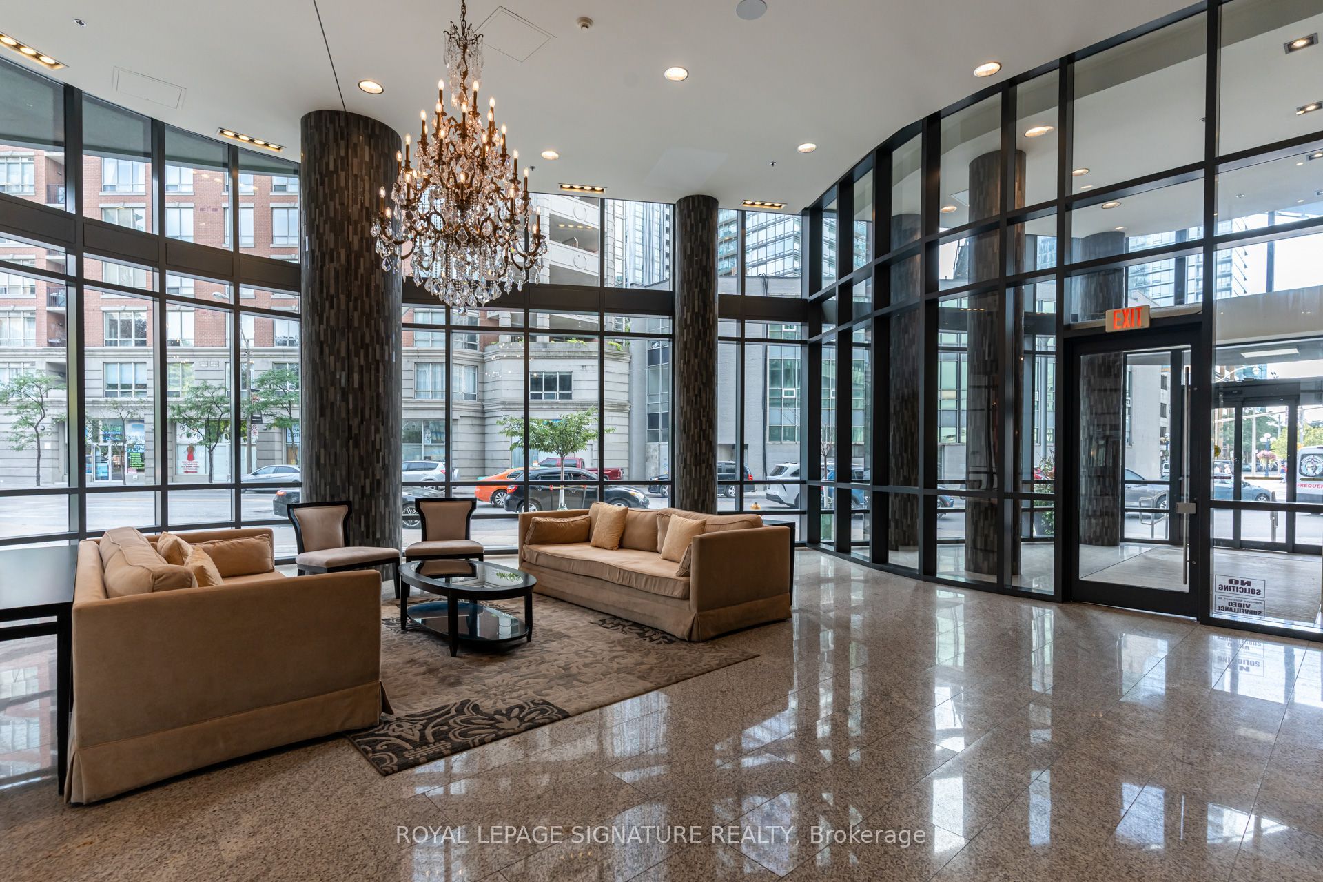 825 Church Street 1009, Toronto, ON M4W 3Z4 photo 3