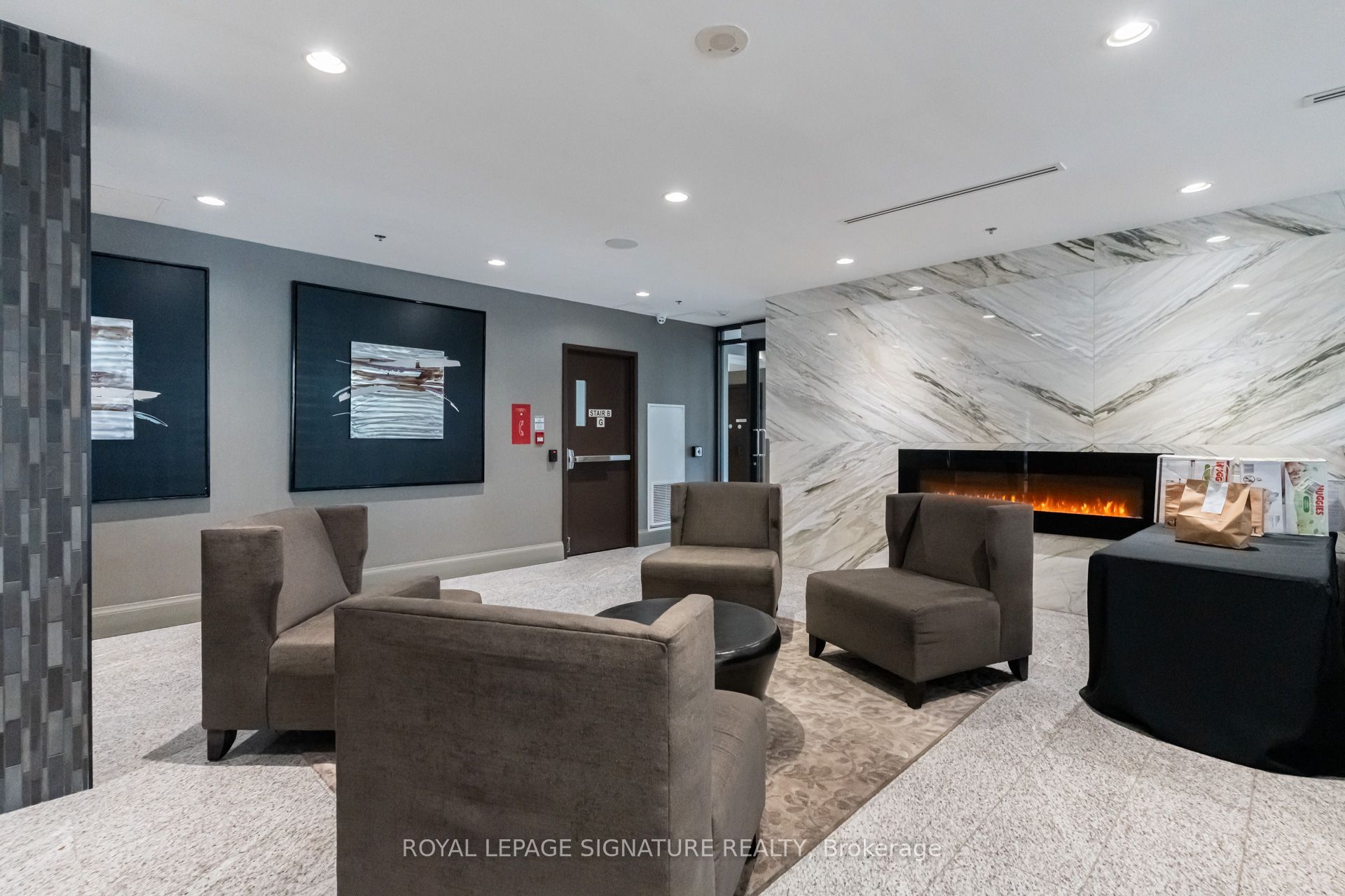 825 Church Street 1009, Toronto, ON M4W 3Z4 photo 4