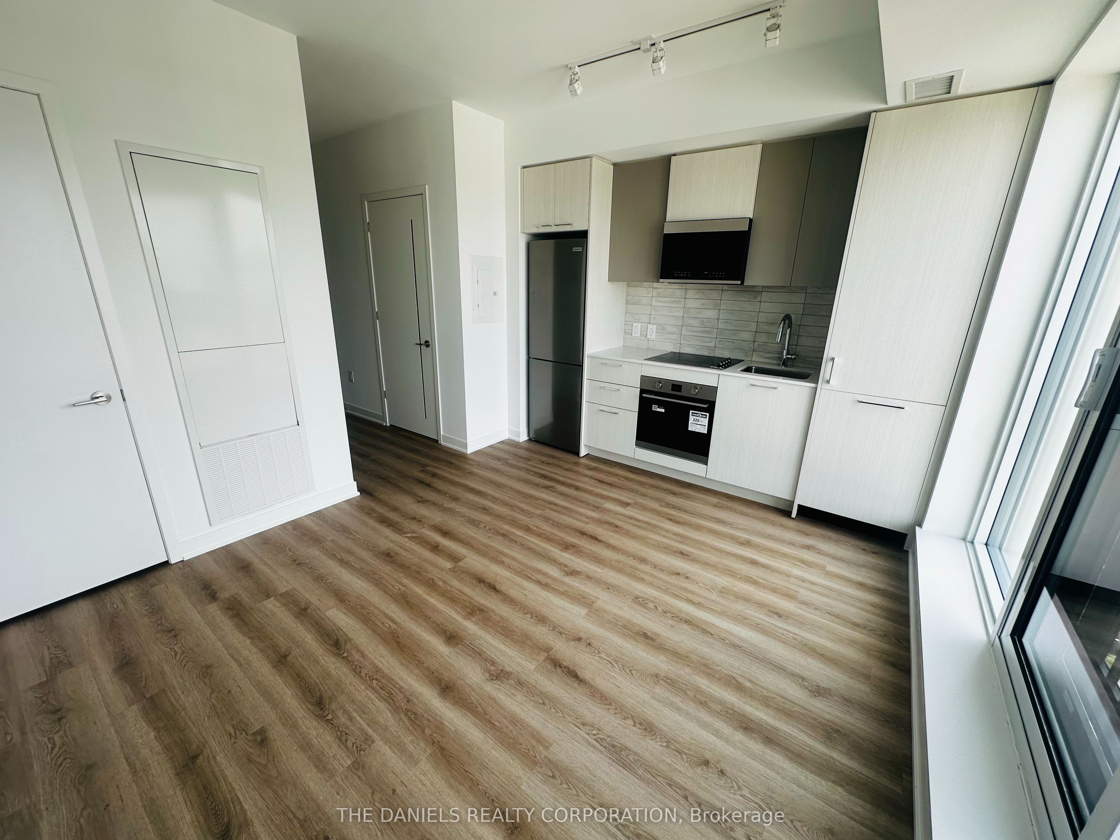 10 Oak Street 1610, Toronto, ON M5A 0Z1 photo 5
