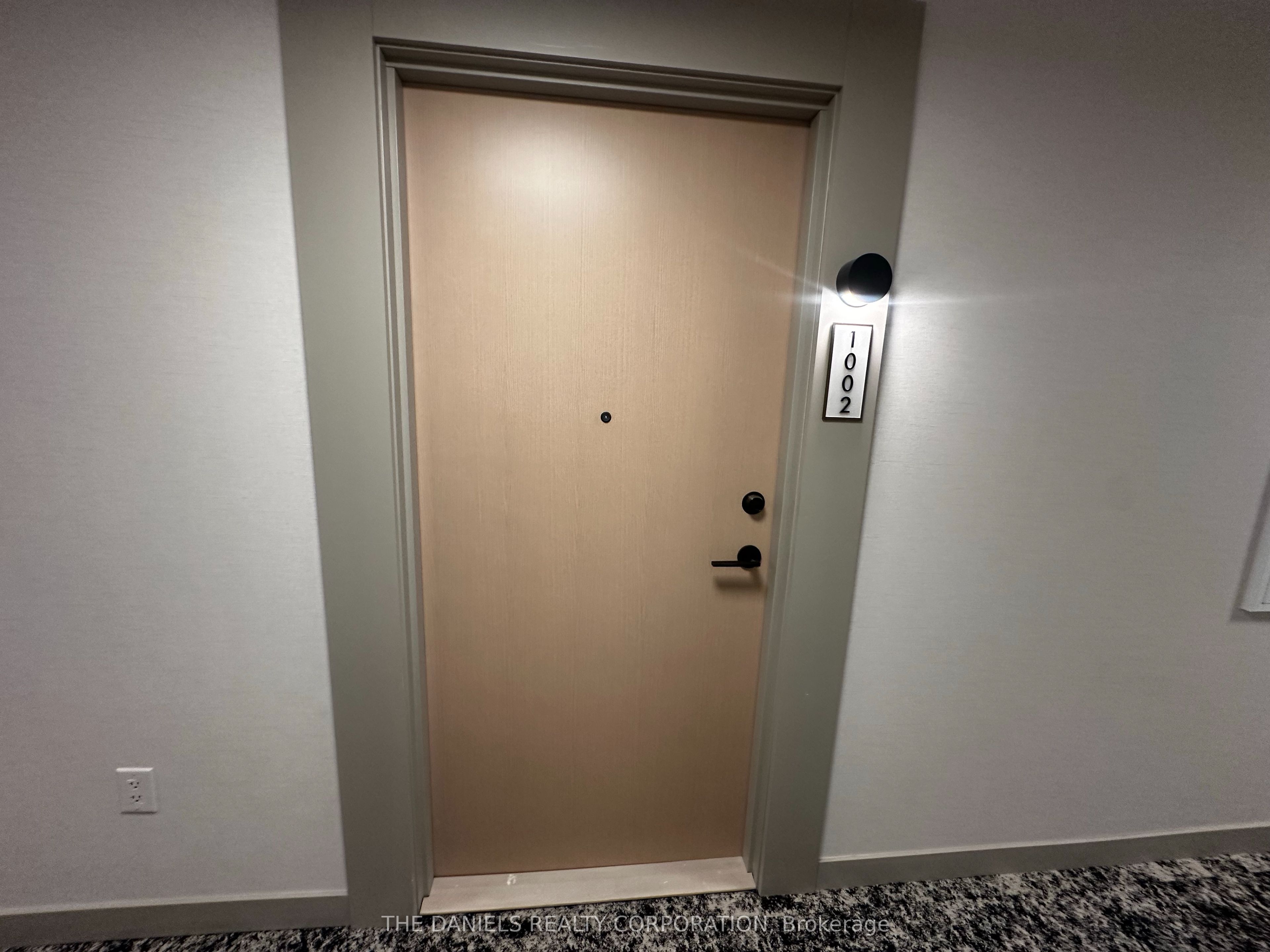 10 Oak Street 1002, Toronto, ON M5A 0Z1 photo 3