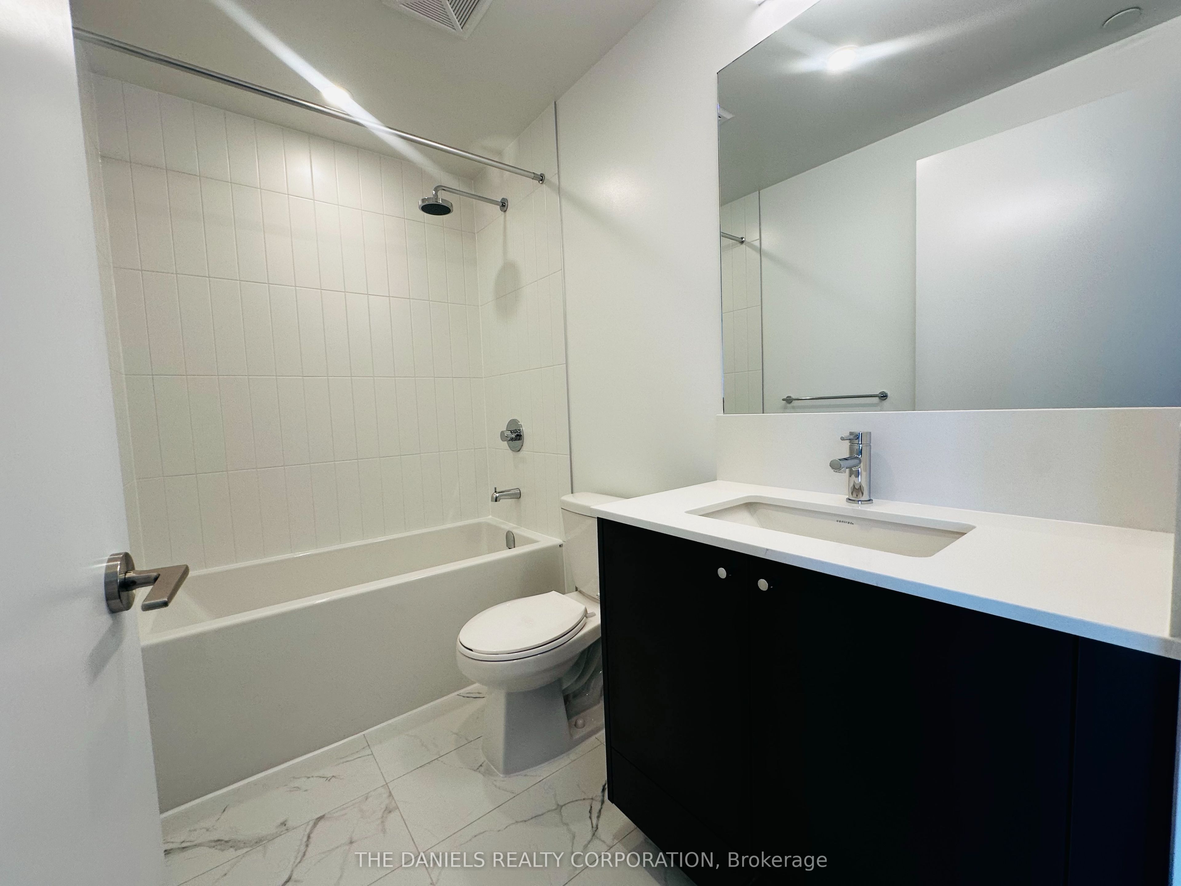 10 Oak Street 1002, Toronto, ON M5A 0Z1 photo 5