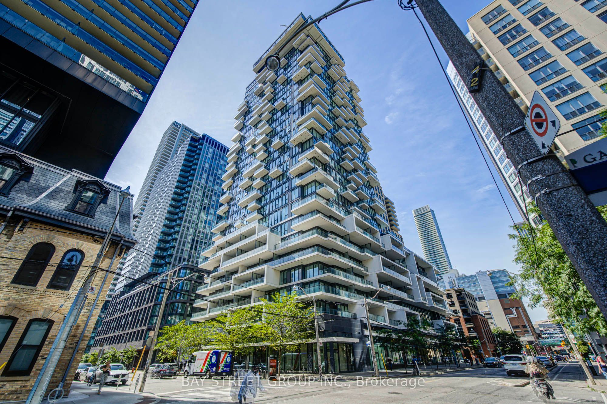 77 Shuter Street 1802, Toronto, ON M5B 0B8