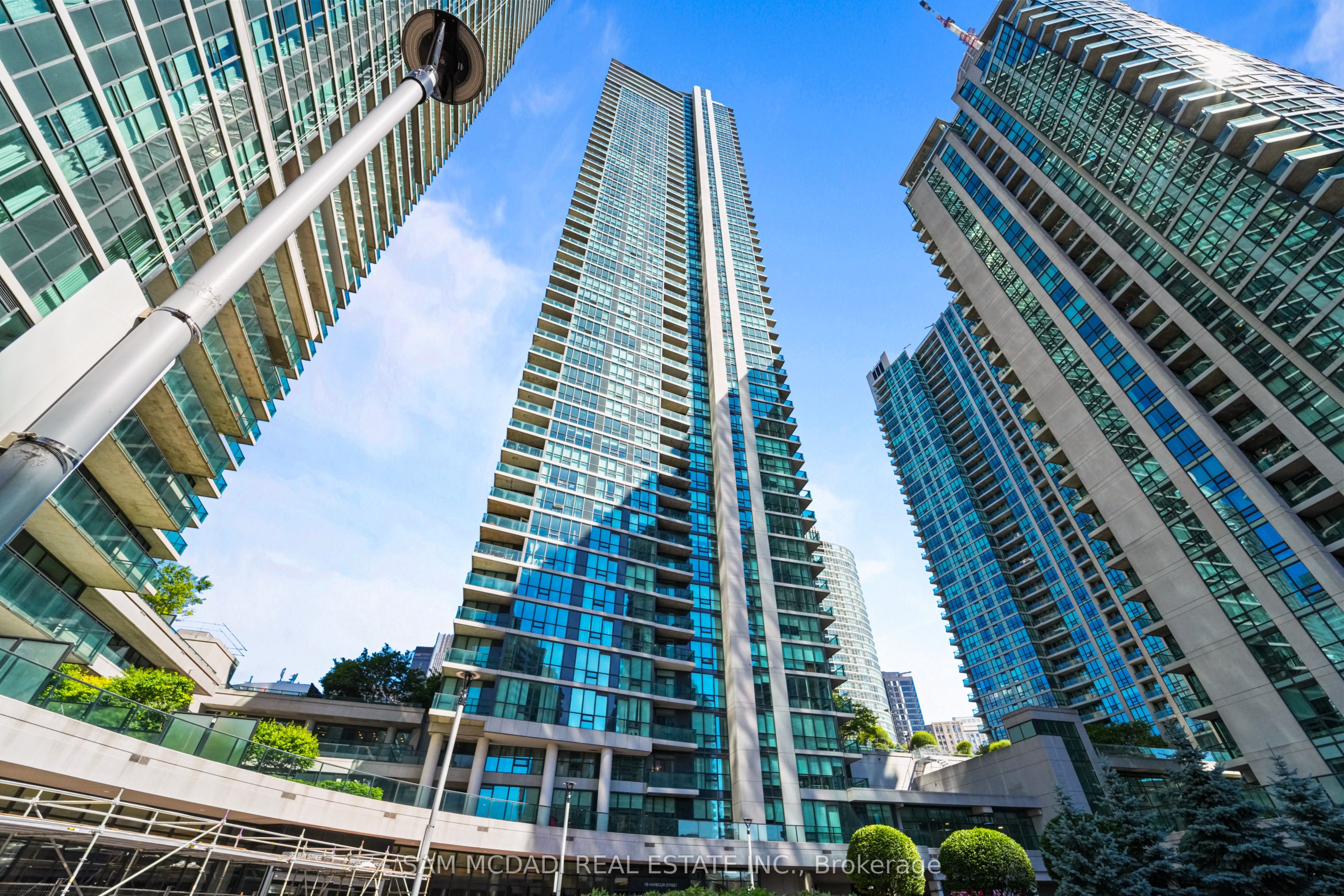 18 Harbour Street 2304, Toronto, ON M5J 2Z6