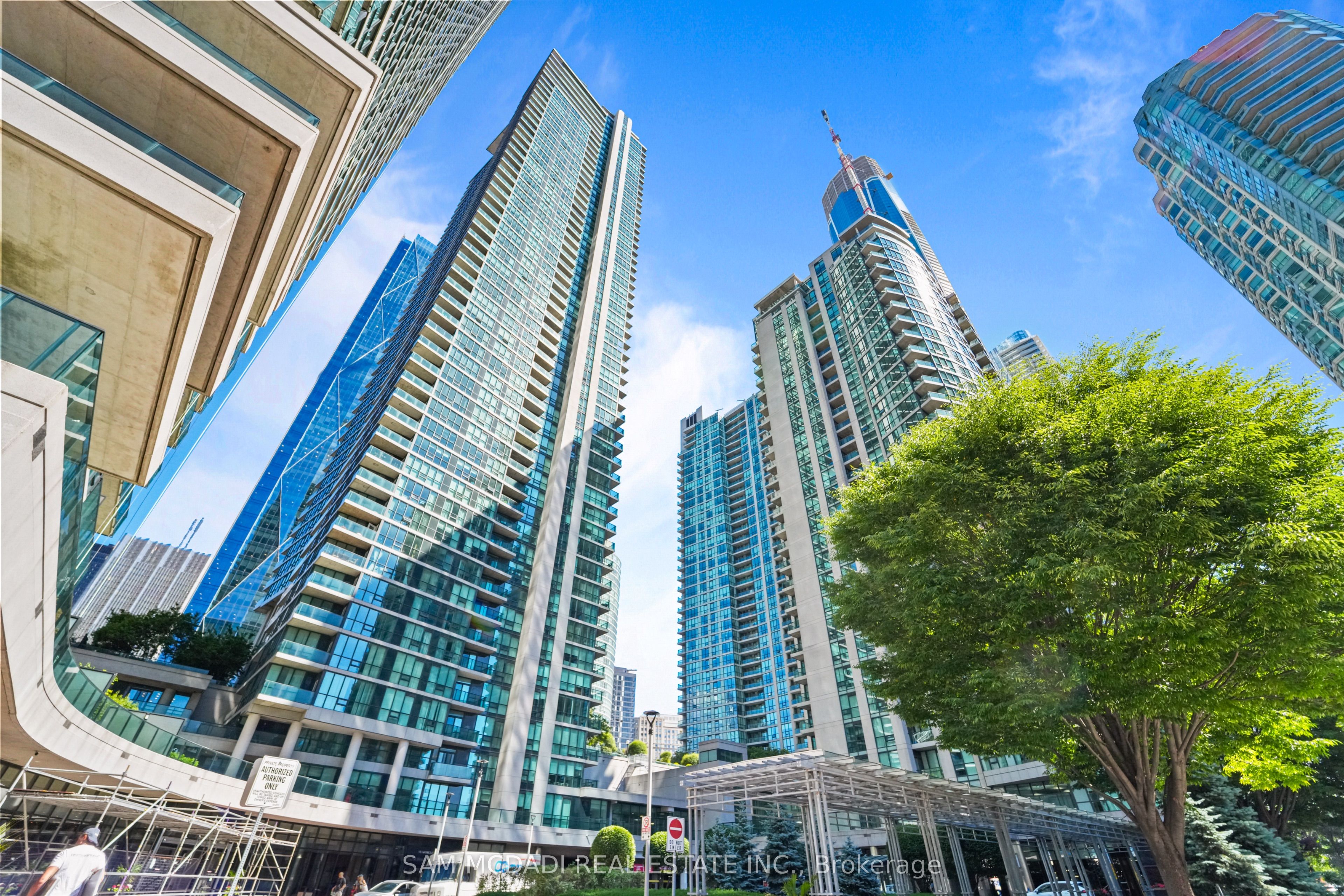 18 Harbour Street 2304, Toronto, ON M5J 2Z6 photo 2