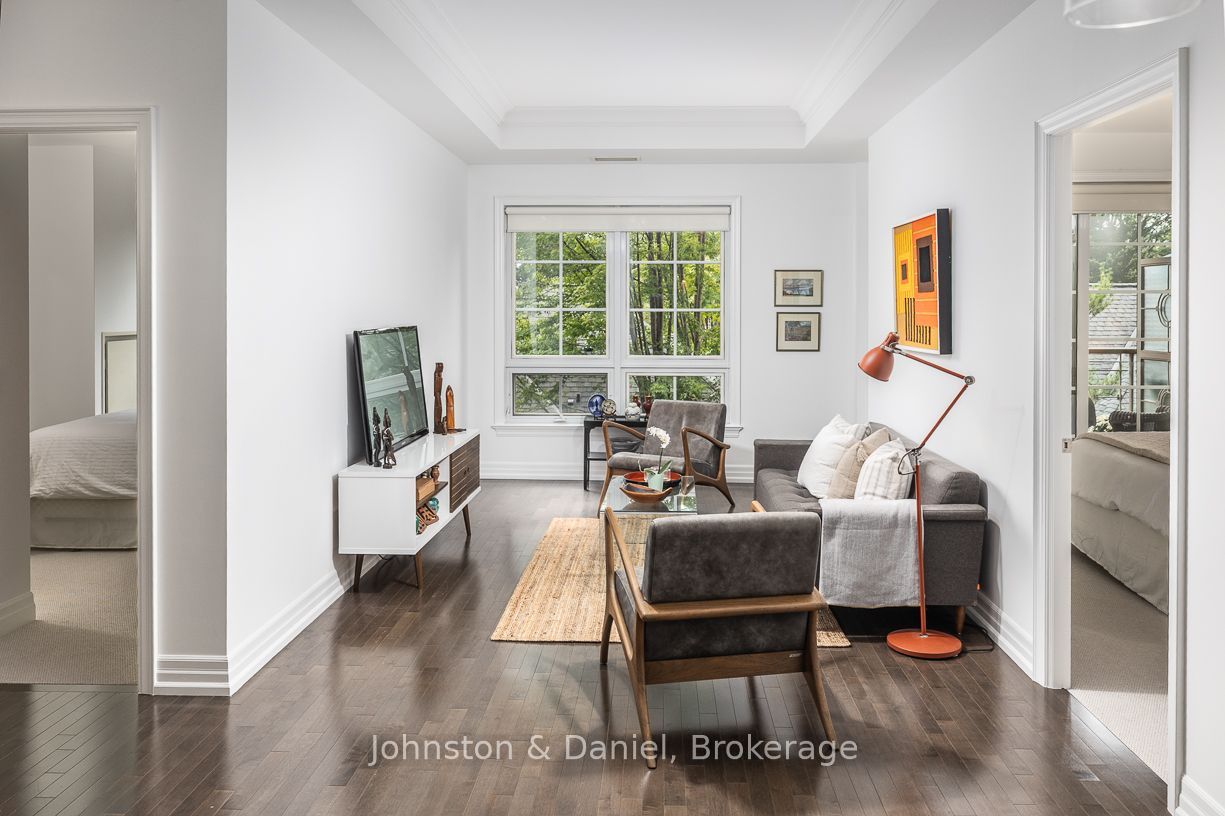 21 Burkebrook Place 325, Toronto, ON M4G 0A2