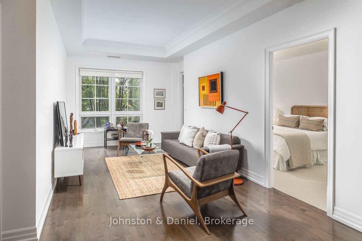 21 Burkebrook Place 325, Toronto, ON M4G 0A2 photo 2