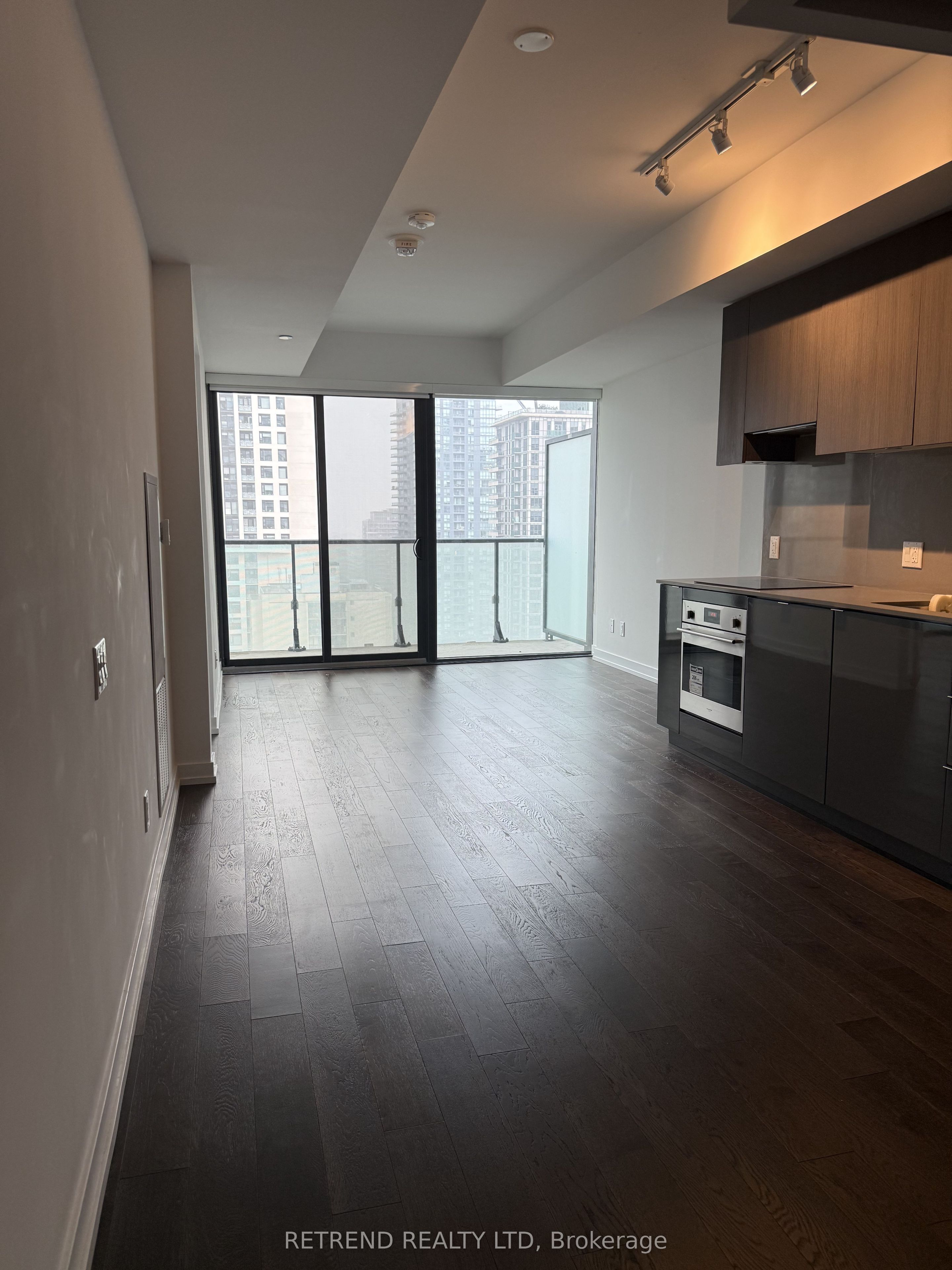 161 Roehampton Avenue 2311, Toronto, ON M4P 0C8 photo 3