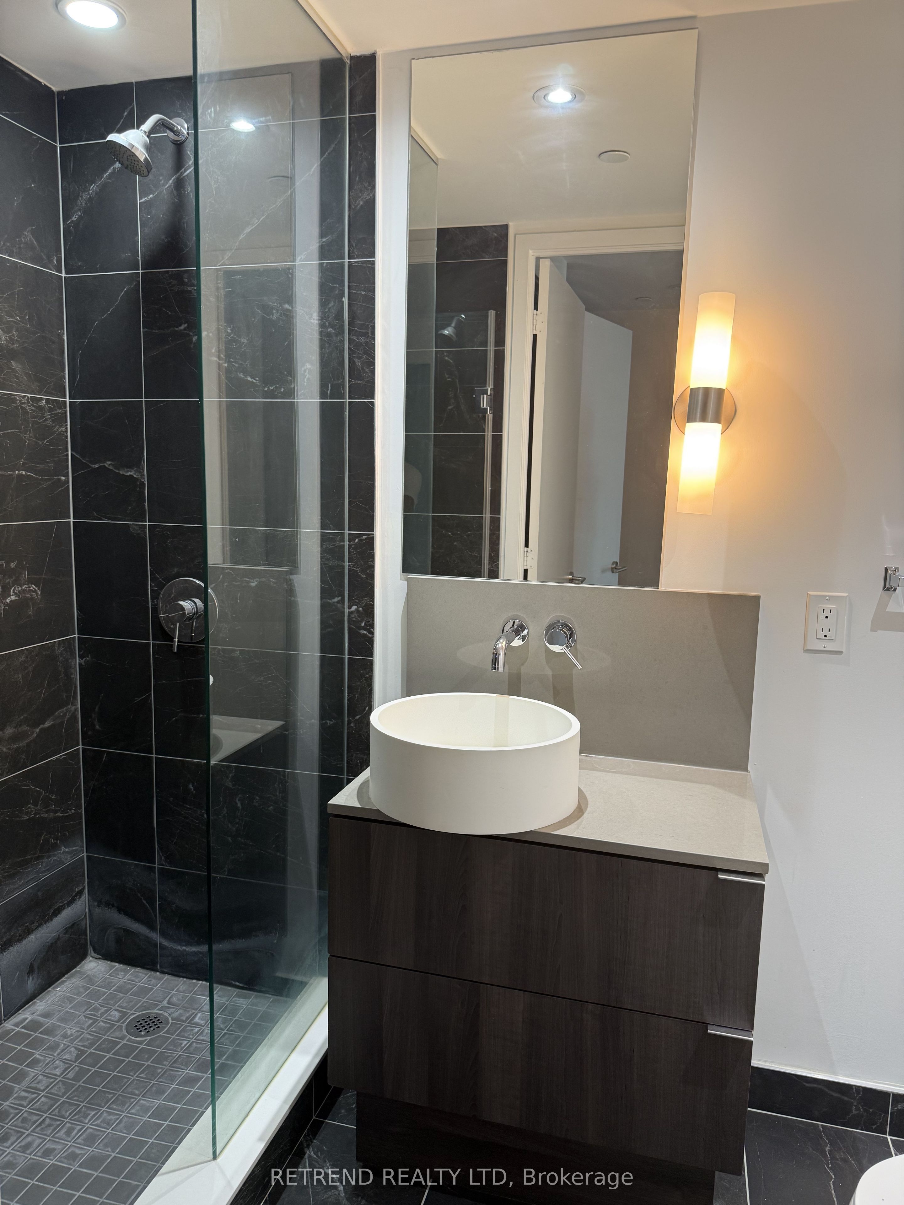 161 Roehampton Avenue 2311, Toronto, ON M4P 0C8 photo 5