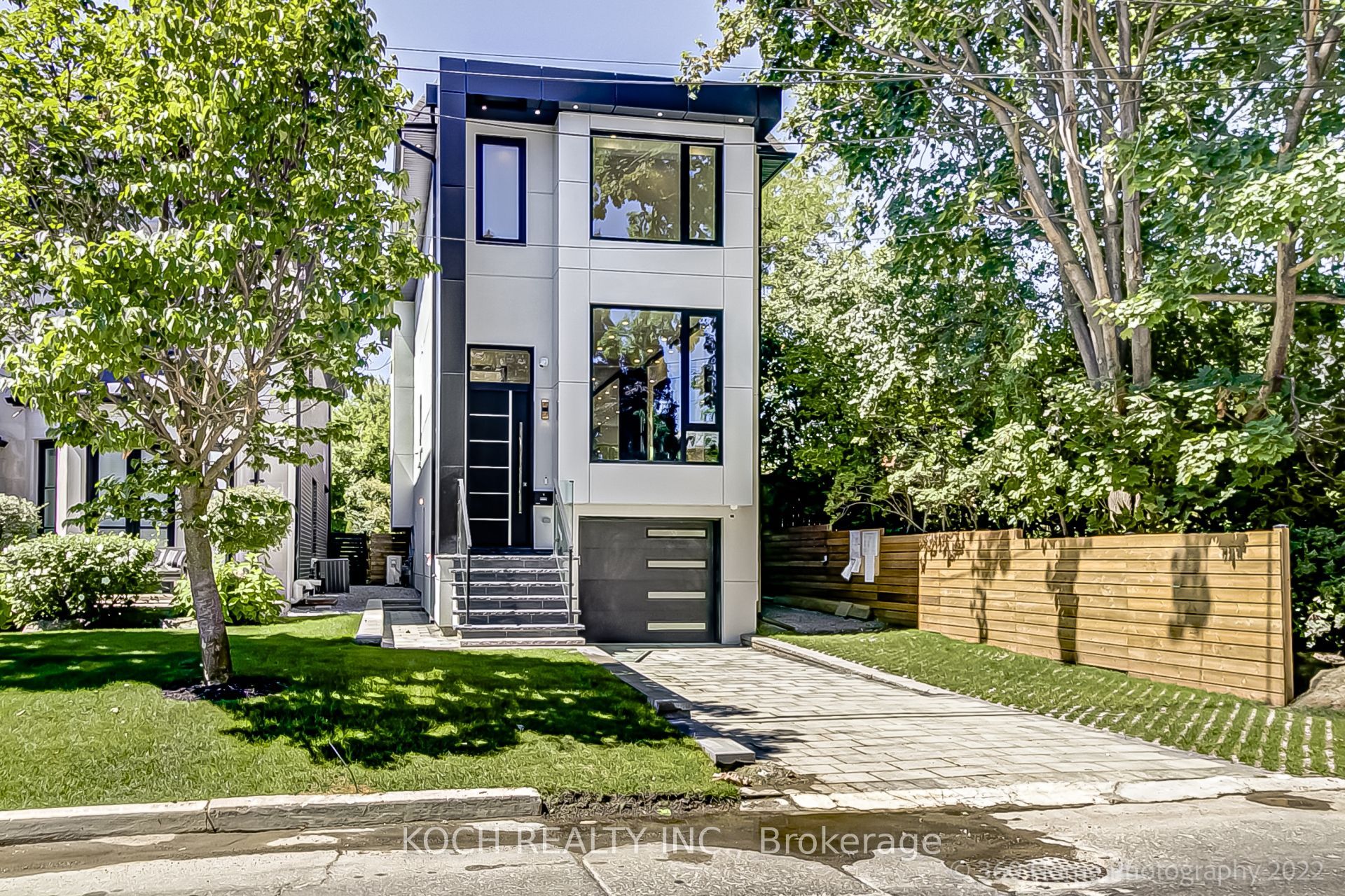 184 Falkirk Street, Toronto, ON M5M 4K6
