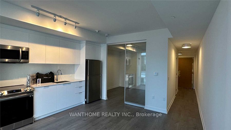 357 King Street W 2407, Toronto, ON M5V 0S7 photo 4