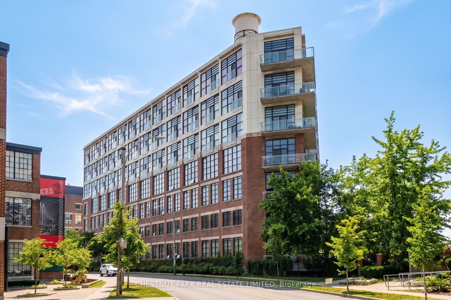 43 Hanna Avenue 401, Toronto, ON M6K 1X1 photo 3