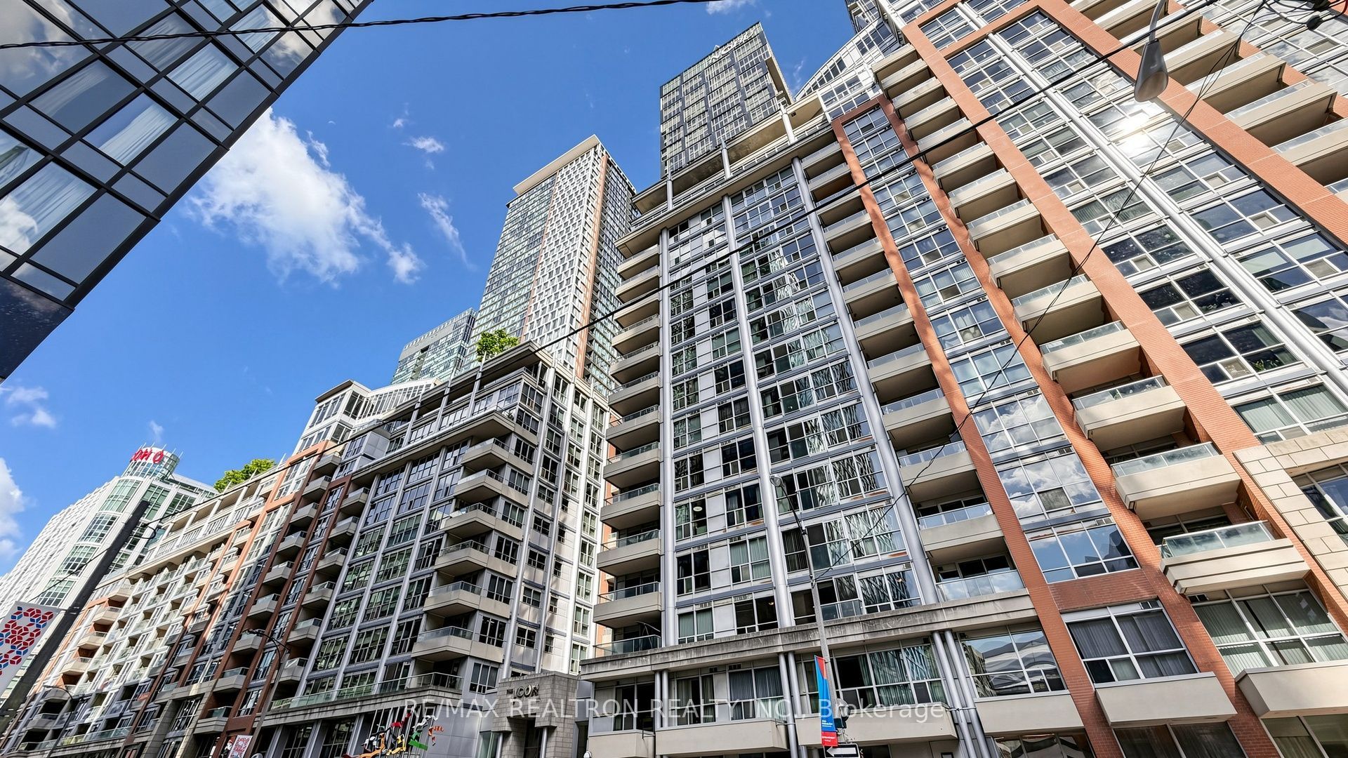 250 Wellington Street W 1532, Toronto, ON M5V 3P6 photo 2