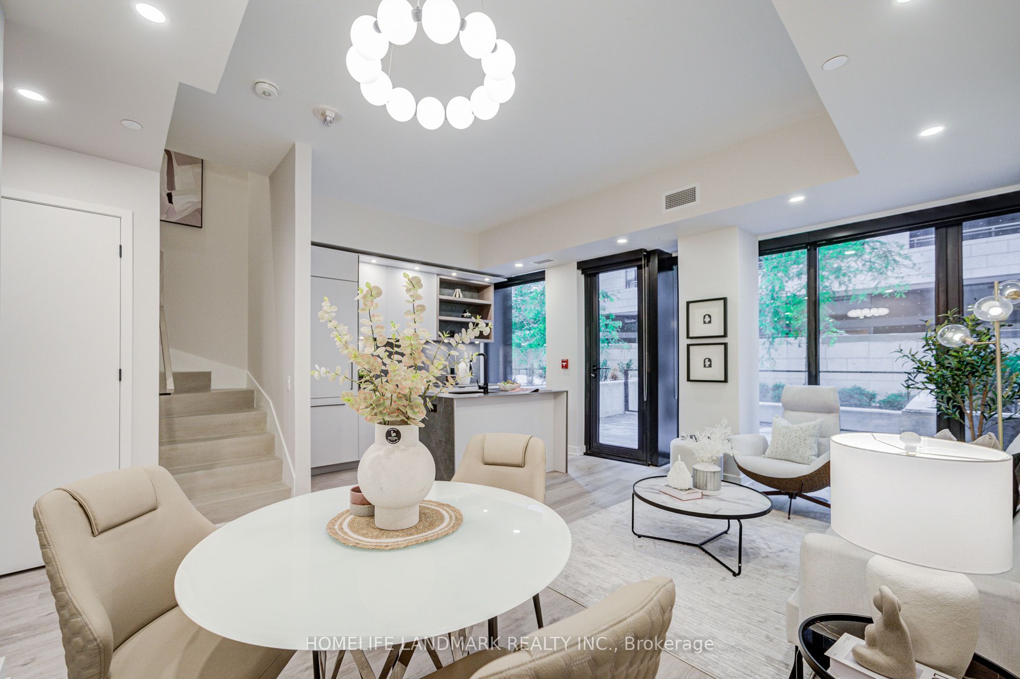 55 Charles Street E TH05, Toronto, ON M4Y 0J1 photo 4