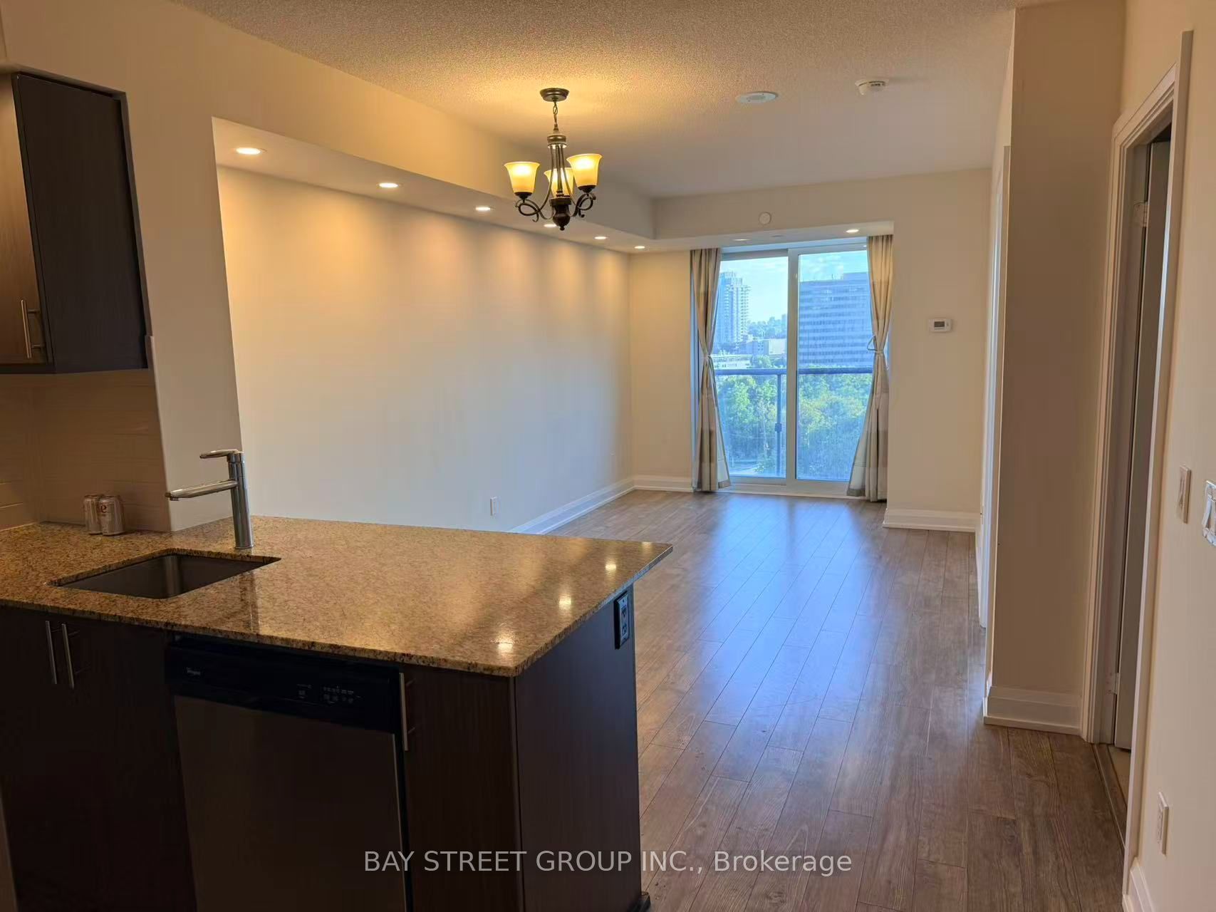 18 Graydon Hall Drive 502, Toronto, ON M3A 2Z9 photo 4