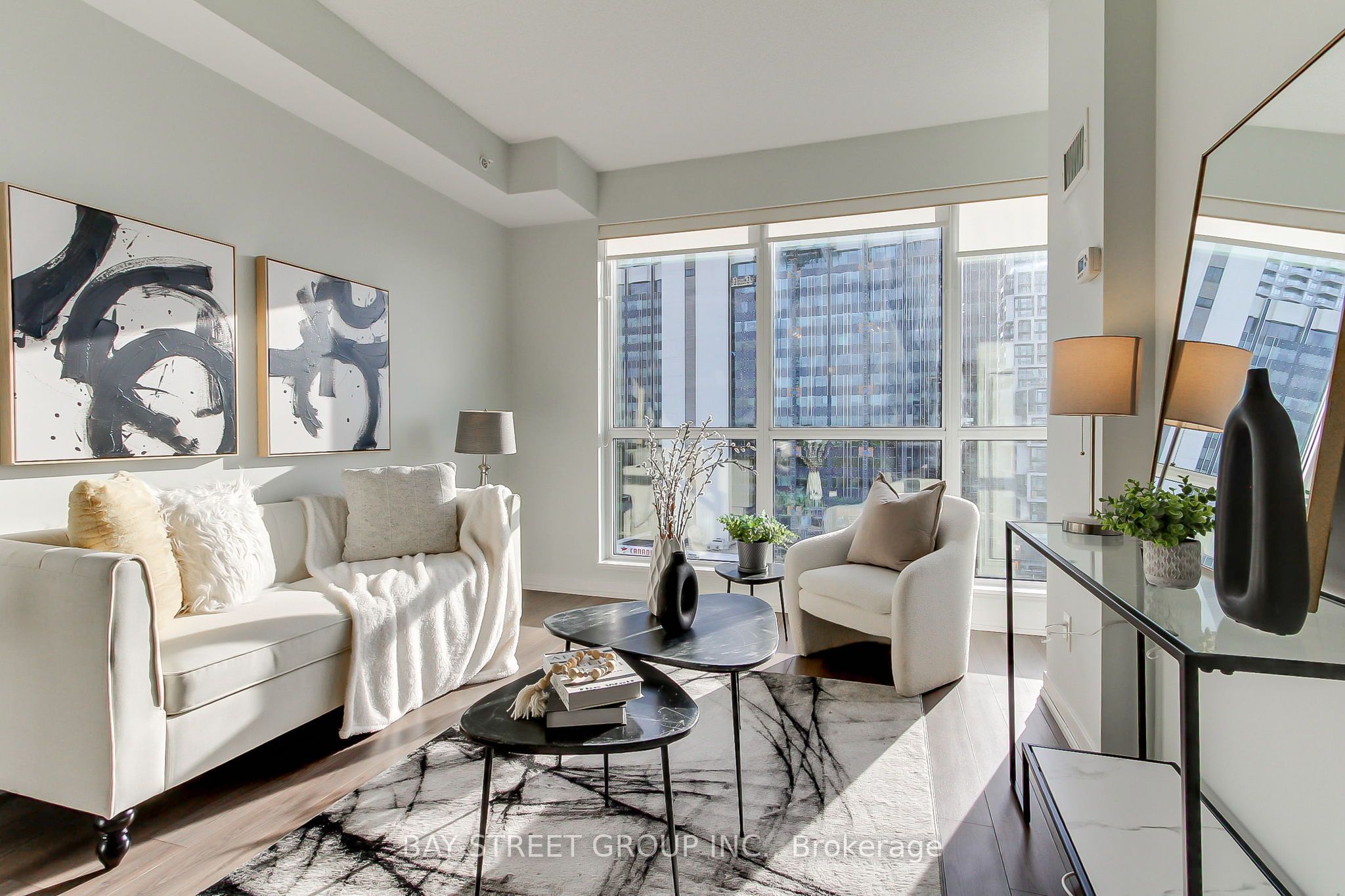 60 Berwick Avenue 1212, Toronto, ON M5P 0A3