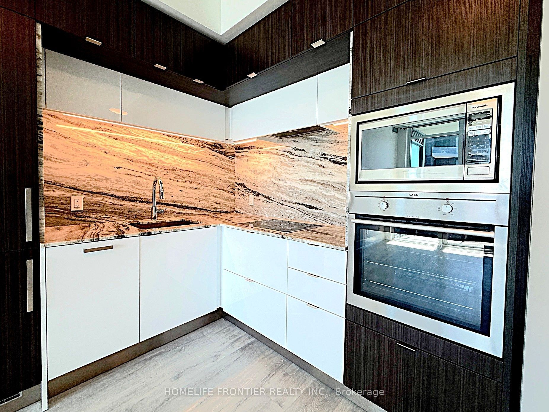 1 Edgewater Drive 811, Toronto, ON M5A 0L1 photo 4