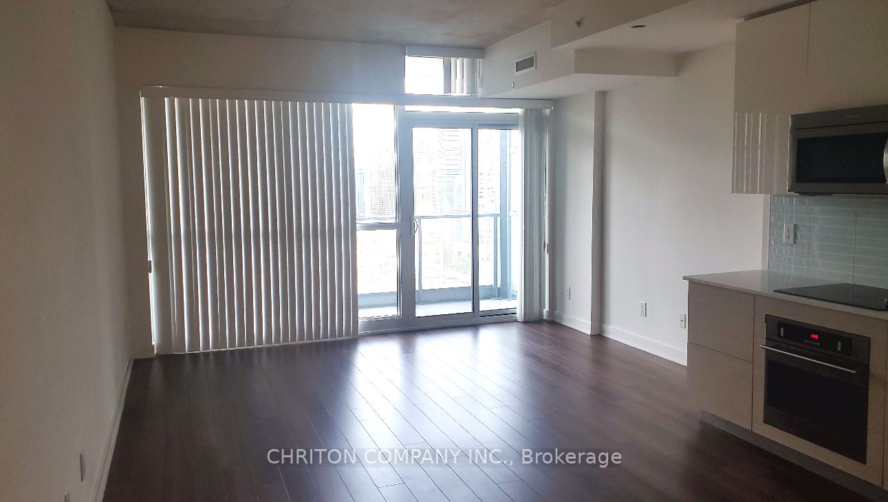 210 Simcoe Street 2307, Toronto, ON M5T 1T4 photo 4