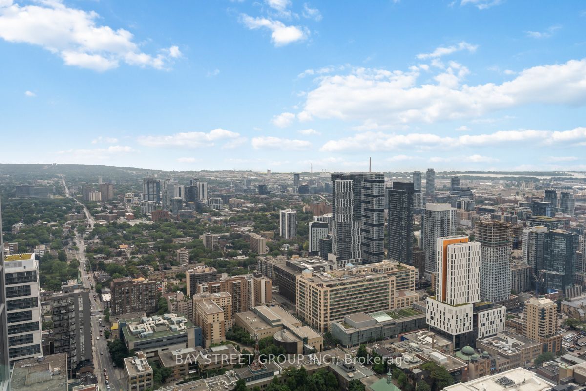 386 Yonge Street 5709, Toronto, ON M5B 0A5 photo 3