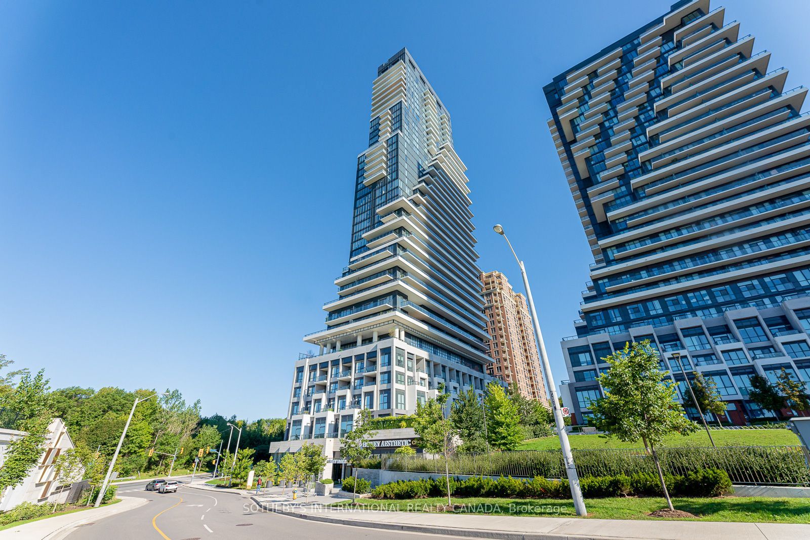 10 Inn on the Park Drive 3009, Toronto, ON M3C 0P9