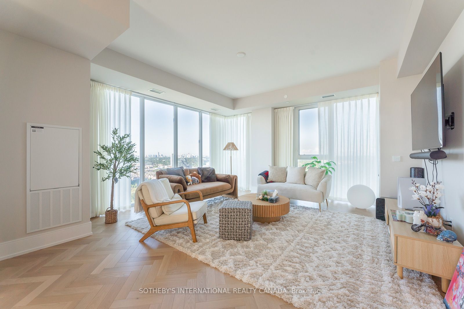 10 Inn on the Park Drive 3009, Toronto, ON M3C 0P9 photo 3