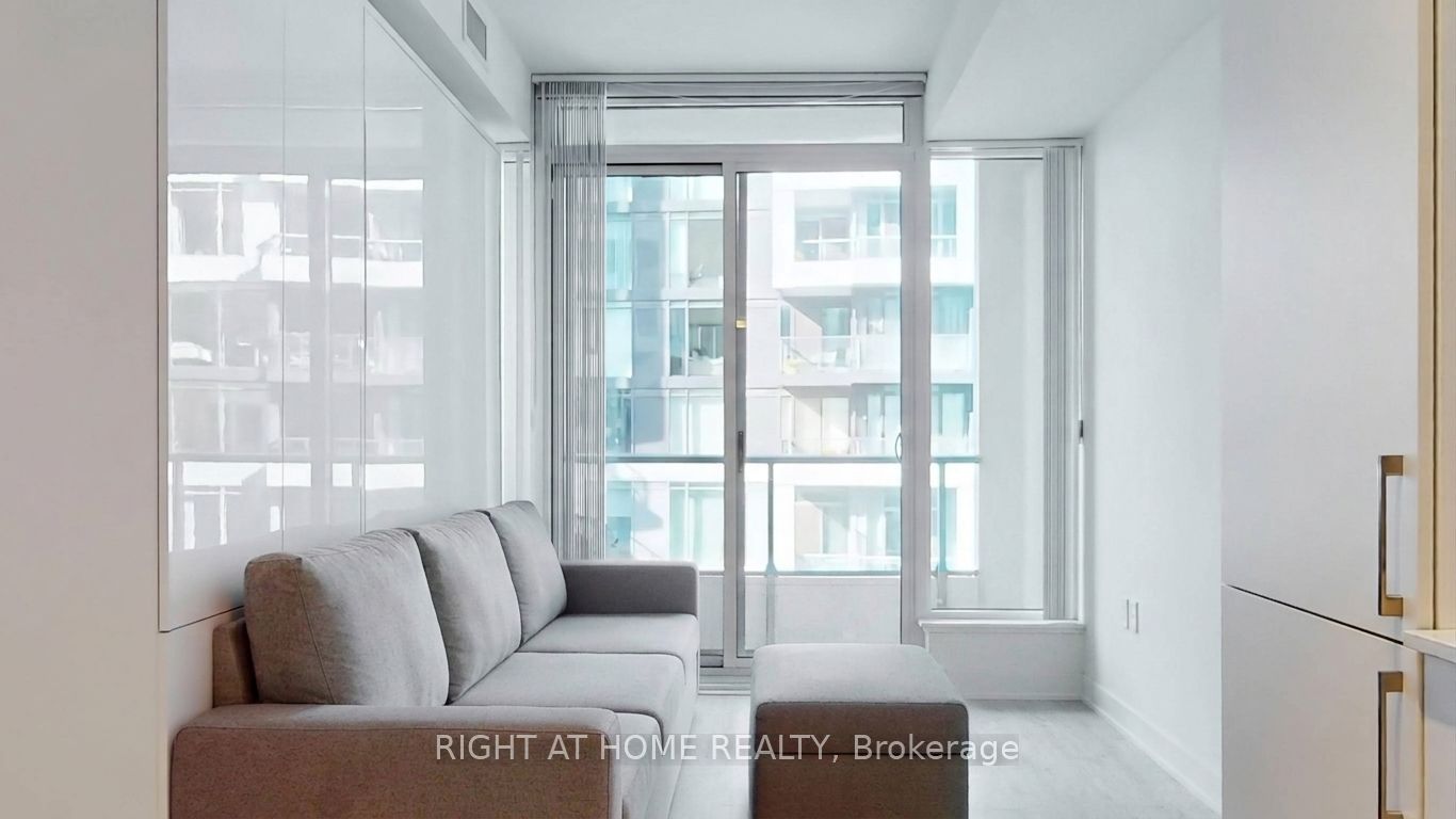 576 Front Street W 909, Toronto, ON M5V 1C1 photo 5