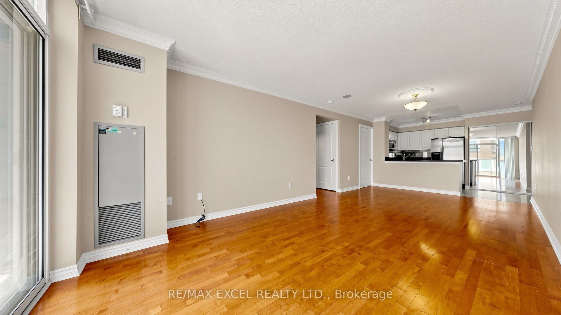 30 Hayden Street 506, Toronto, ON M4Y 3B8 photo 5