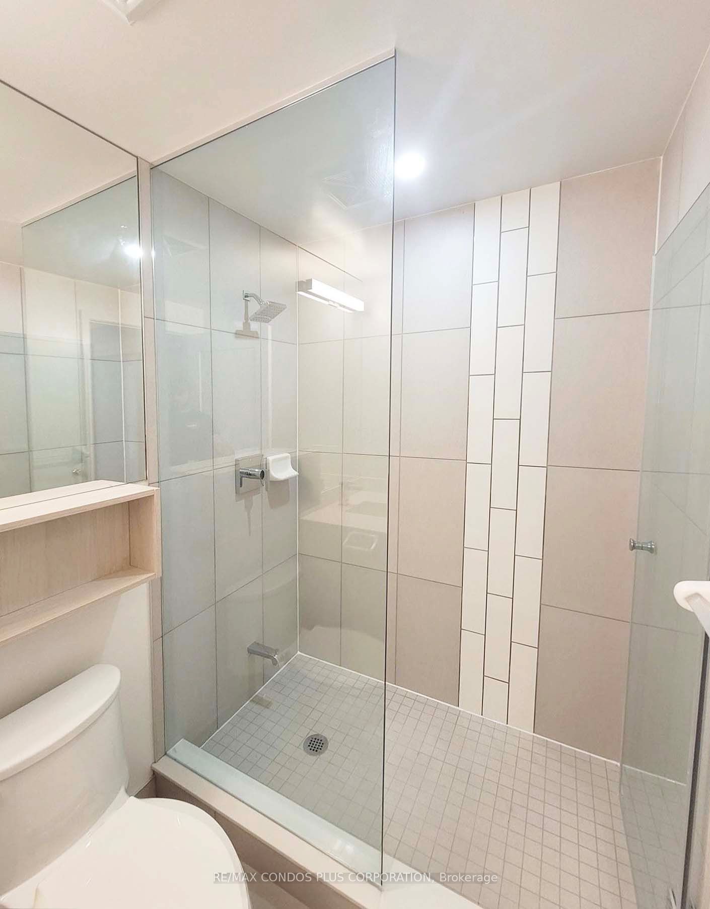 121 Lower Sherbourne Street 946, Toronto, ON M5A 0W8 photo 4