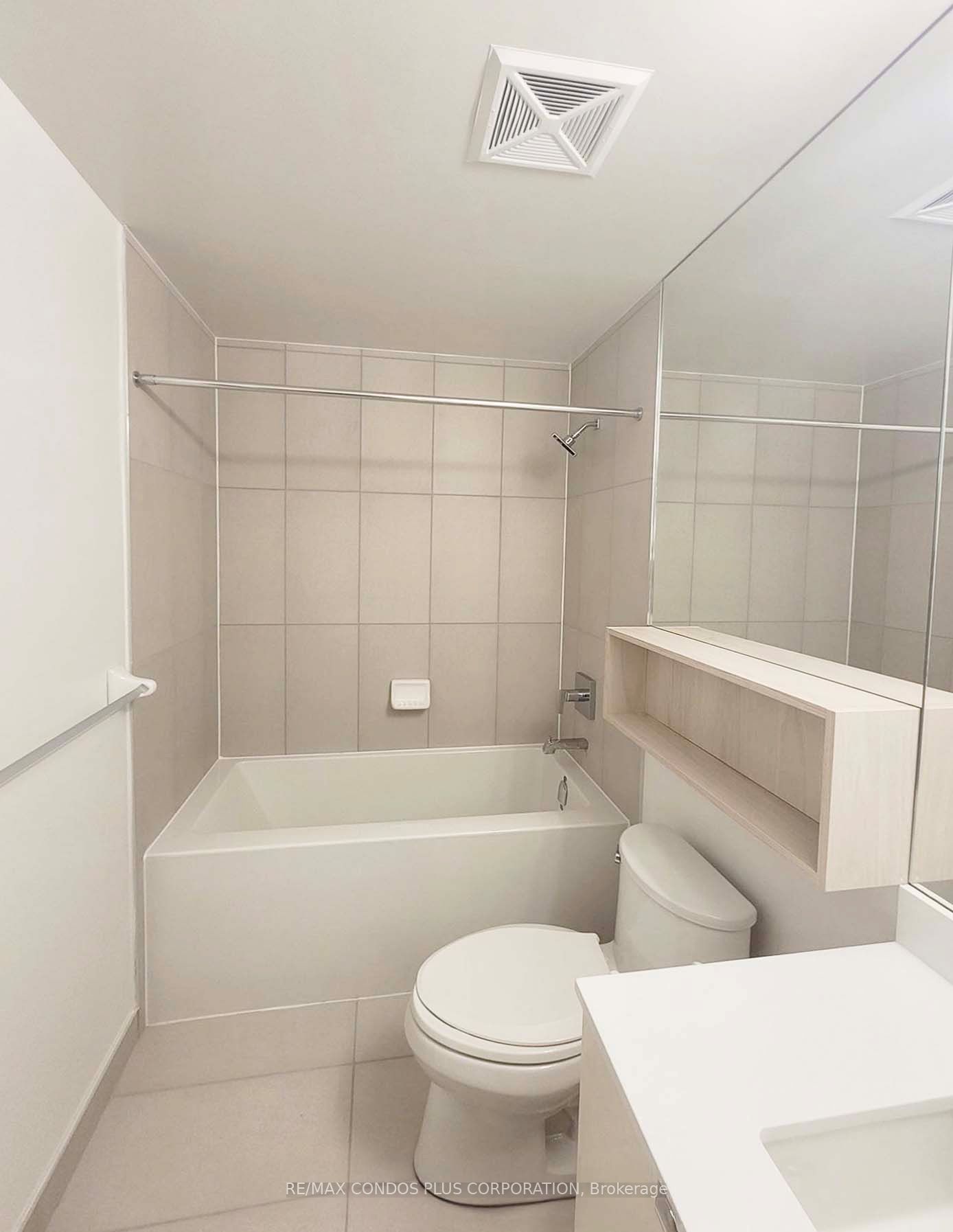 121 Lower Sherbourne Street 946, Toronto, ON M5A 0W8 photo 5