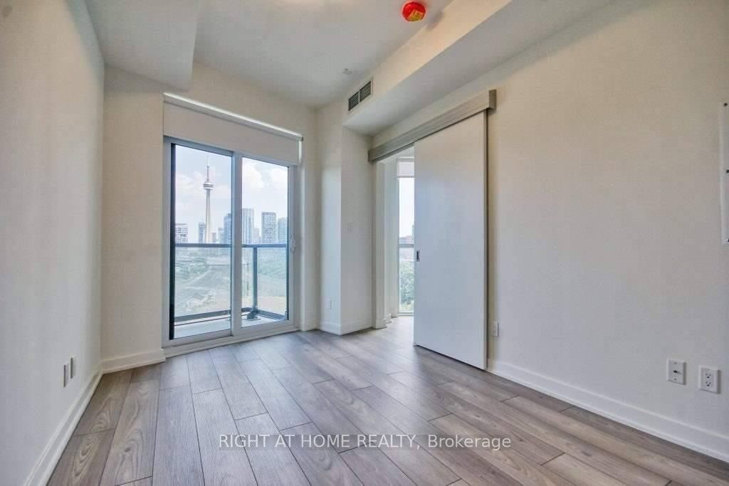 30 Ordnance Street 1410, Toronto, ON M6K 0C8 photo 4