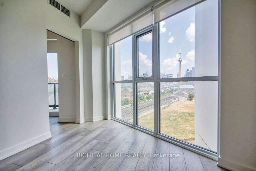 30 Ordnance Street 1410, Toronto, ON M6K 0C8 photo 5