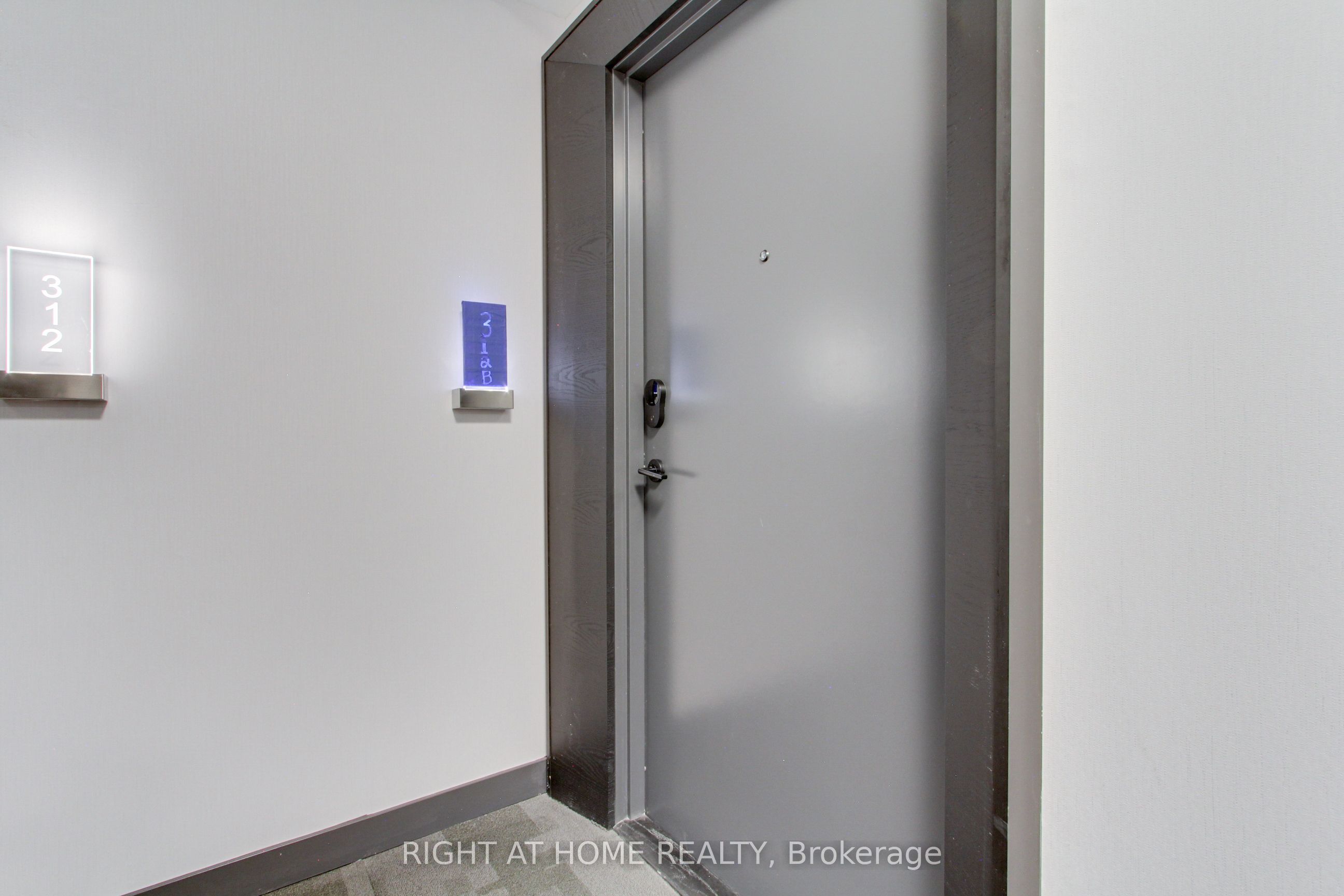 70 Princess Street 312B, Toronto, ON M5A 0X6 photo 3