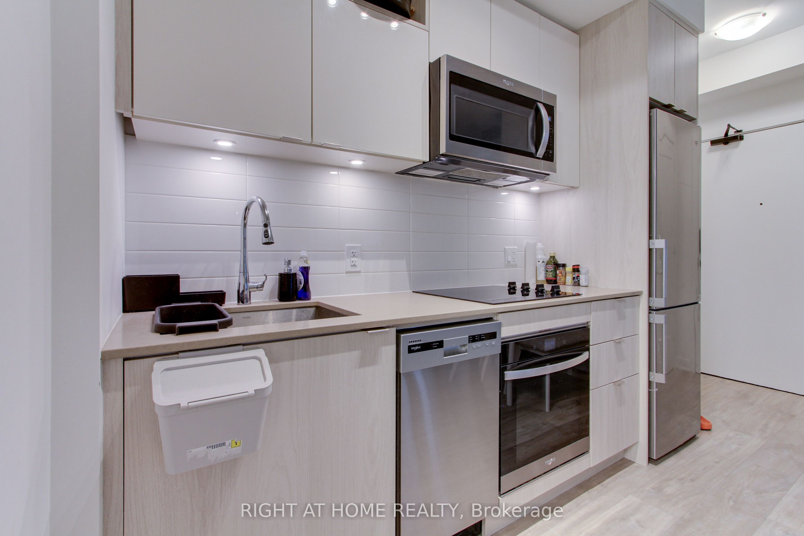 70 Princess Street 312B, Toronto, ON M5A 0X6 photo 5