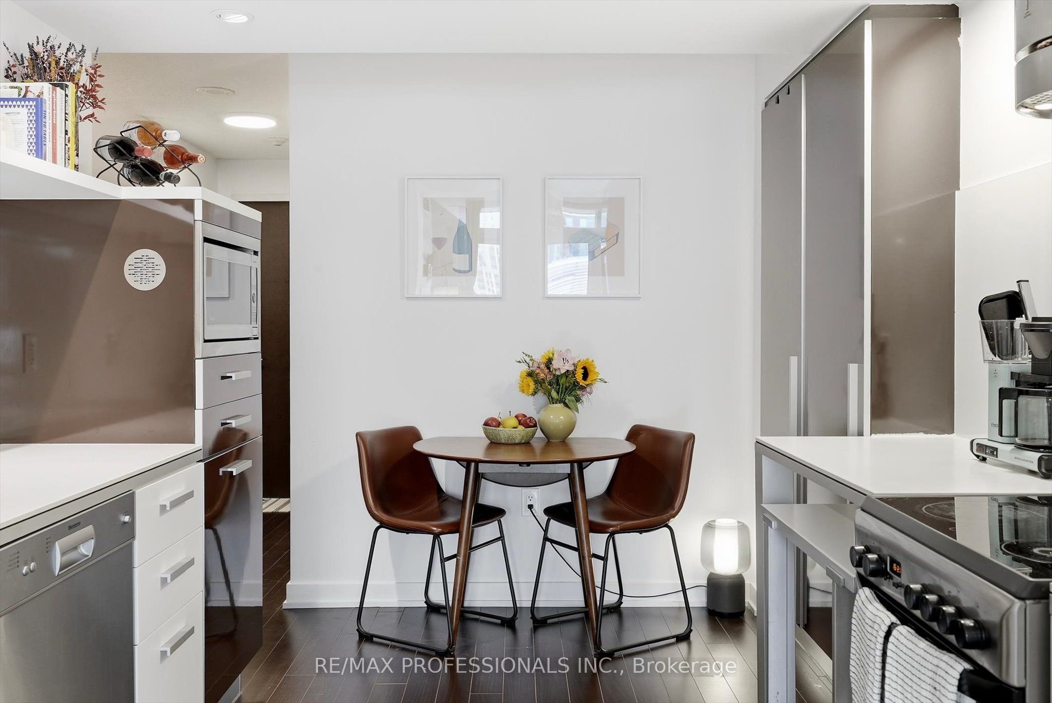 38 Dan Leckie Way 1605, Toronto, ON M5V 2V6 photo 4