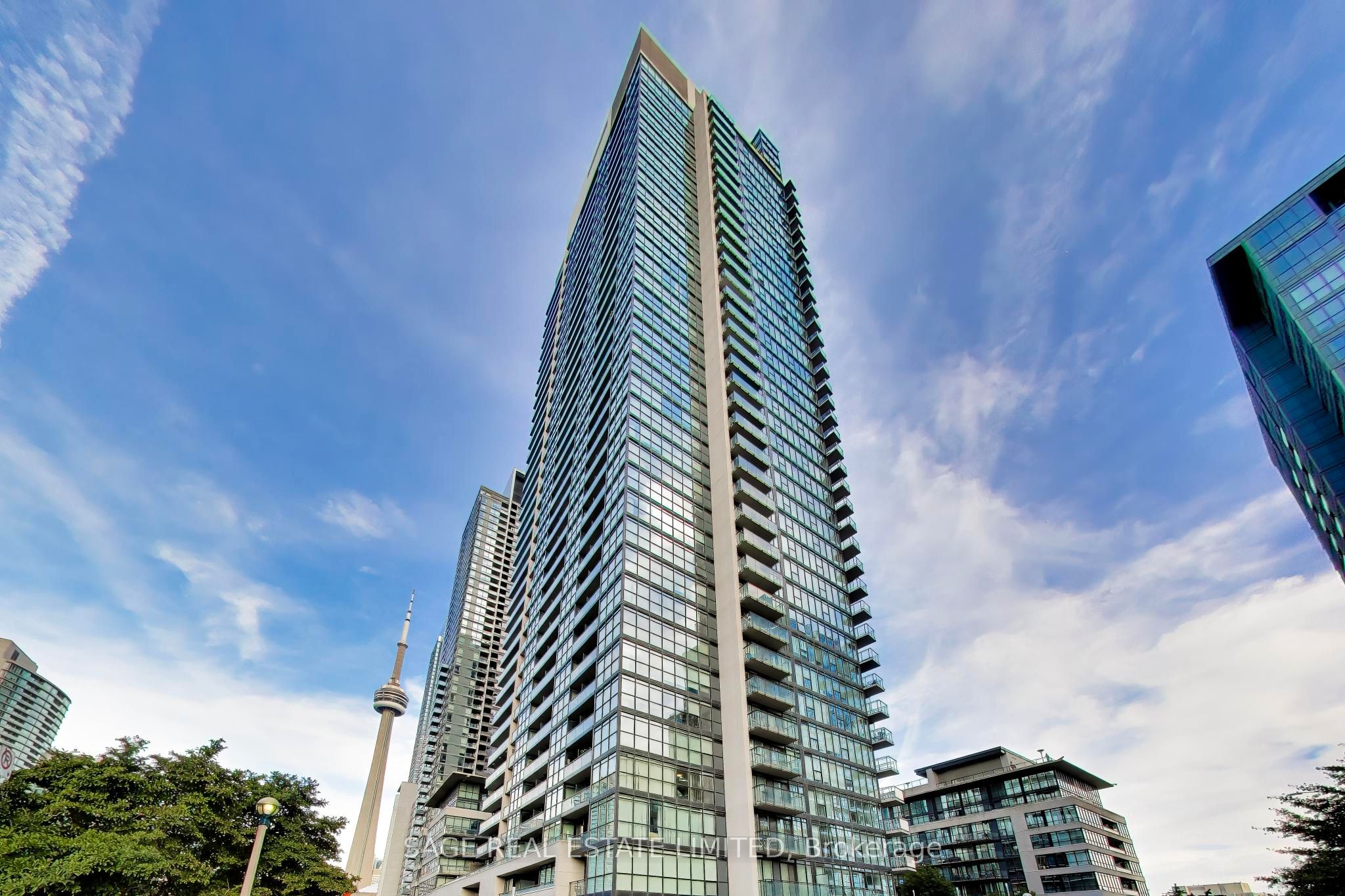 25 Capreol Court 2205, Toronto, ON M5V 3Z7 photo 2