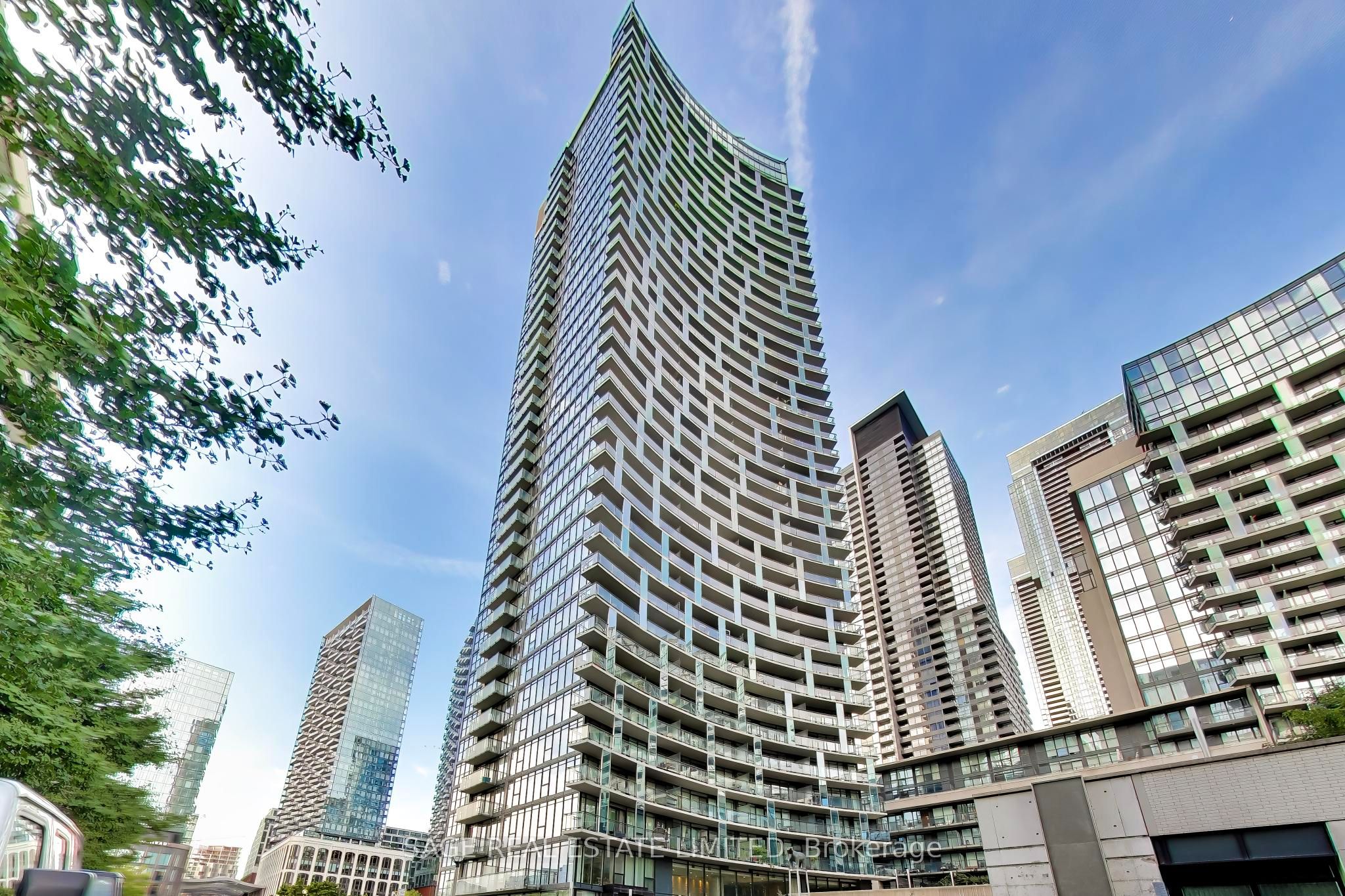 25 Capreol Court 2205, Toronto, ON M5V 3Z7 photo 3