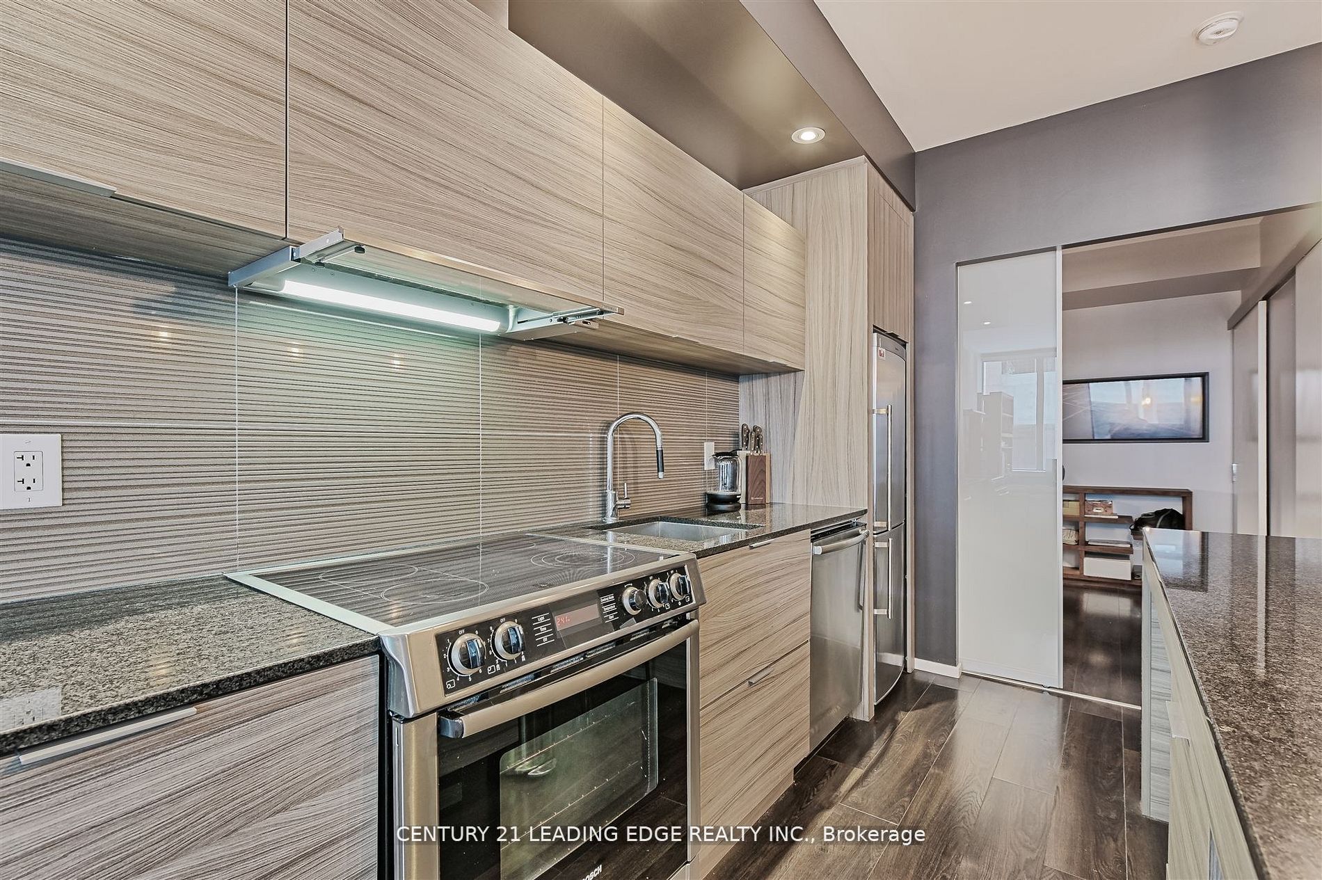 8 Charlotte Street 405, Toronto, ON M5V 0K4 photo 4